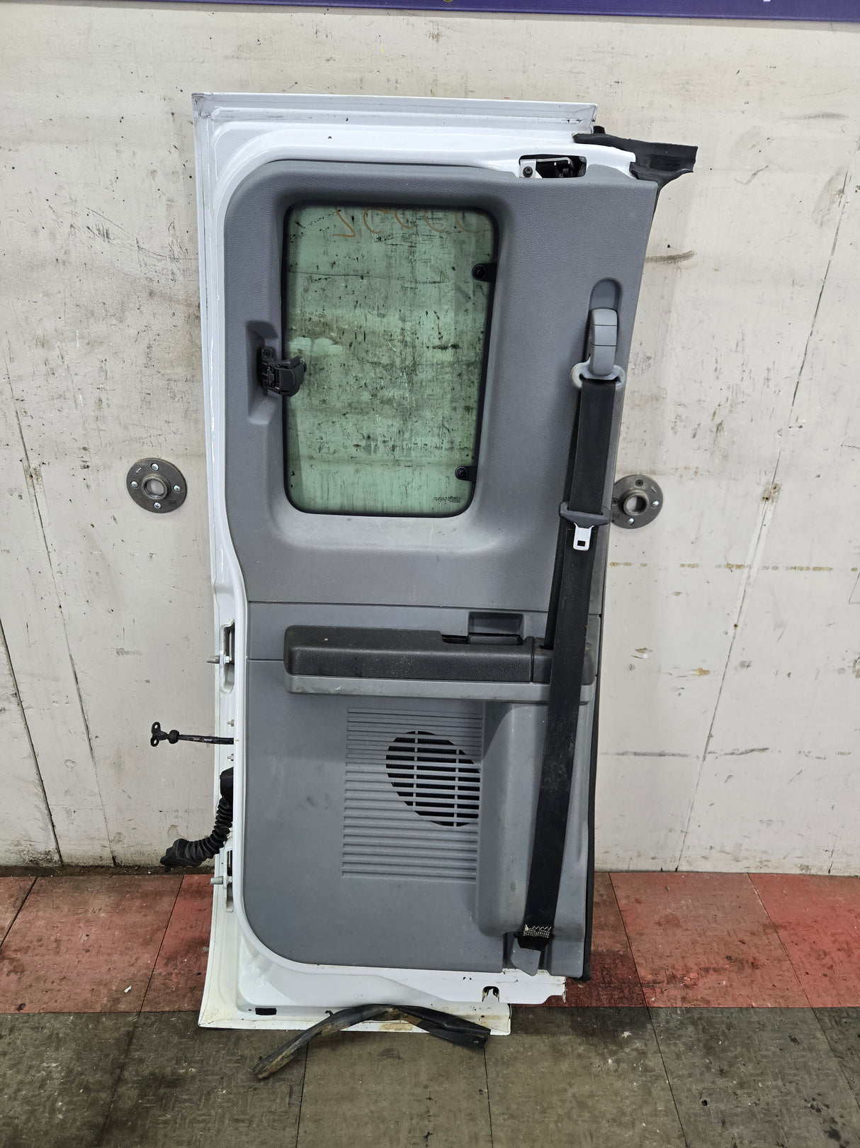 2008-2016 Ford Super Duty F250 F350 F450 F550 LH Extended Cab Driver Side Rear Door - Oxford White