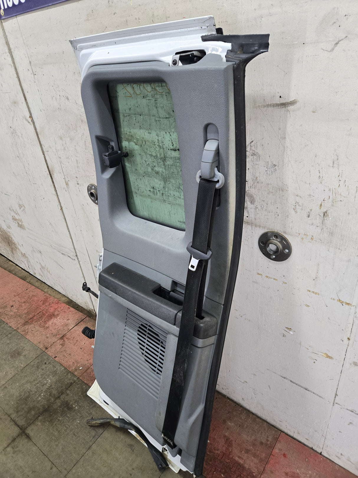 2008-2016 Ford Super Duty F250 F350 F450 F550 LH Extended Cab Driver Side Rear Door - Oxford White