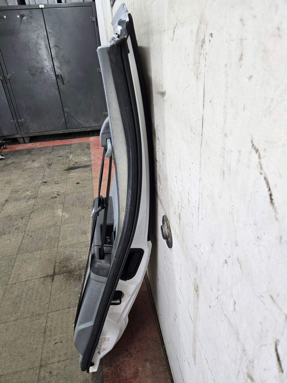 2008-2016 Ford Super Duty F250 F350 F450 F550 LH Extended Cab Driver Side Rear Door - Oxford White