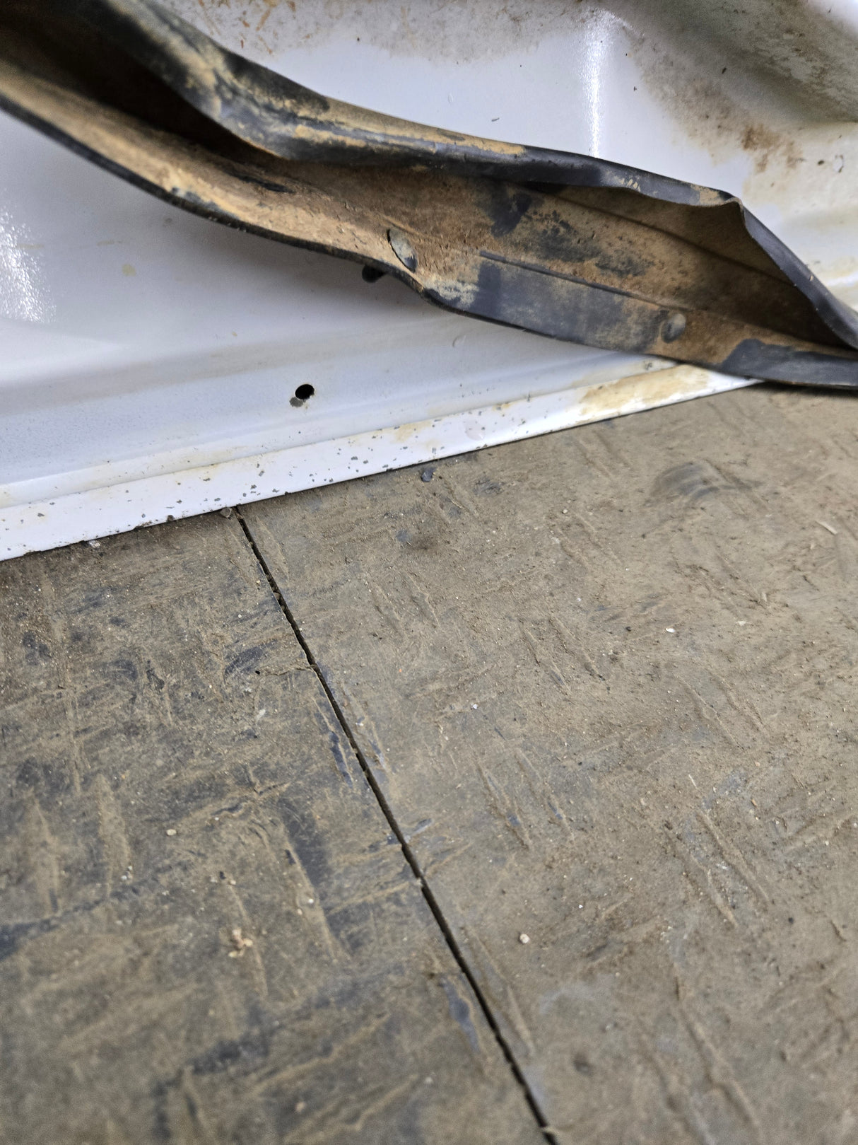 2008-2016 Ford Super Duty F250 F350 F450 F550 LH Extended Cab Driver Side Rear Door - Oxford White