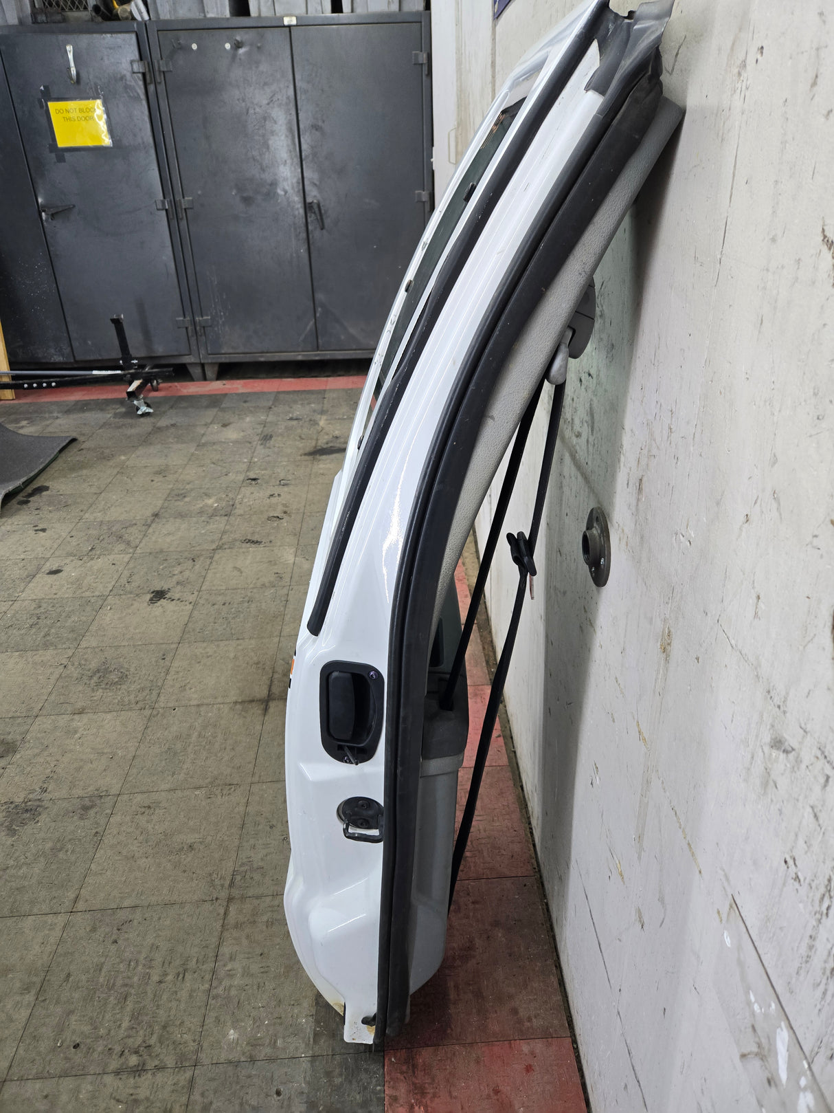 2008-2016 Ford Super Duty F250 F350 F450 F550 RH Extended Cab Passenger Side Rear Door - Oxford White