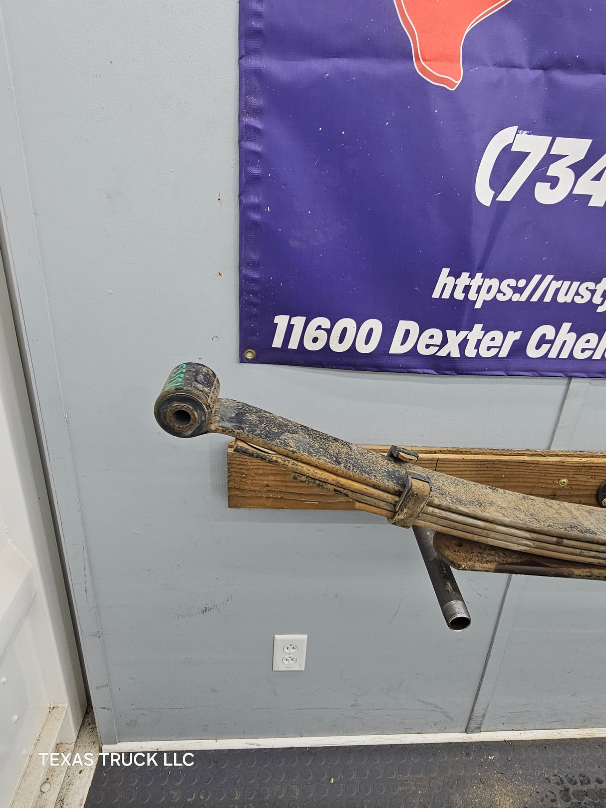 2008-2010 Ford F250 F350 Super Duty Rear Leaf Spring (1)