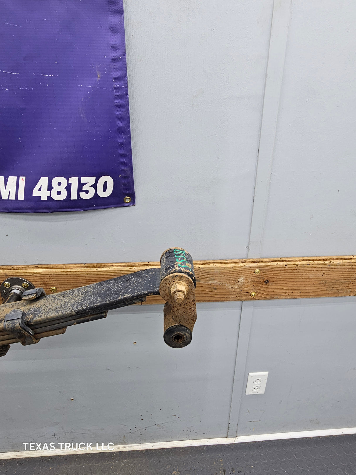 2008-2010 Ford F250 F350 Super Duty Rear Leaf Spring (1)