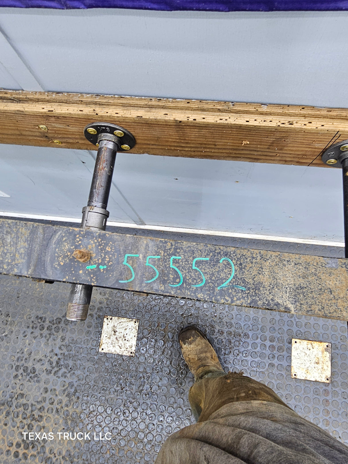 2008-2010 Ford F250 F350 Super Duty Rear Leaf Spring (1)