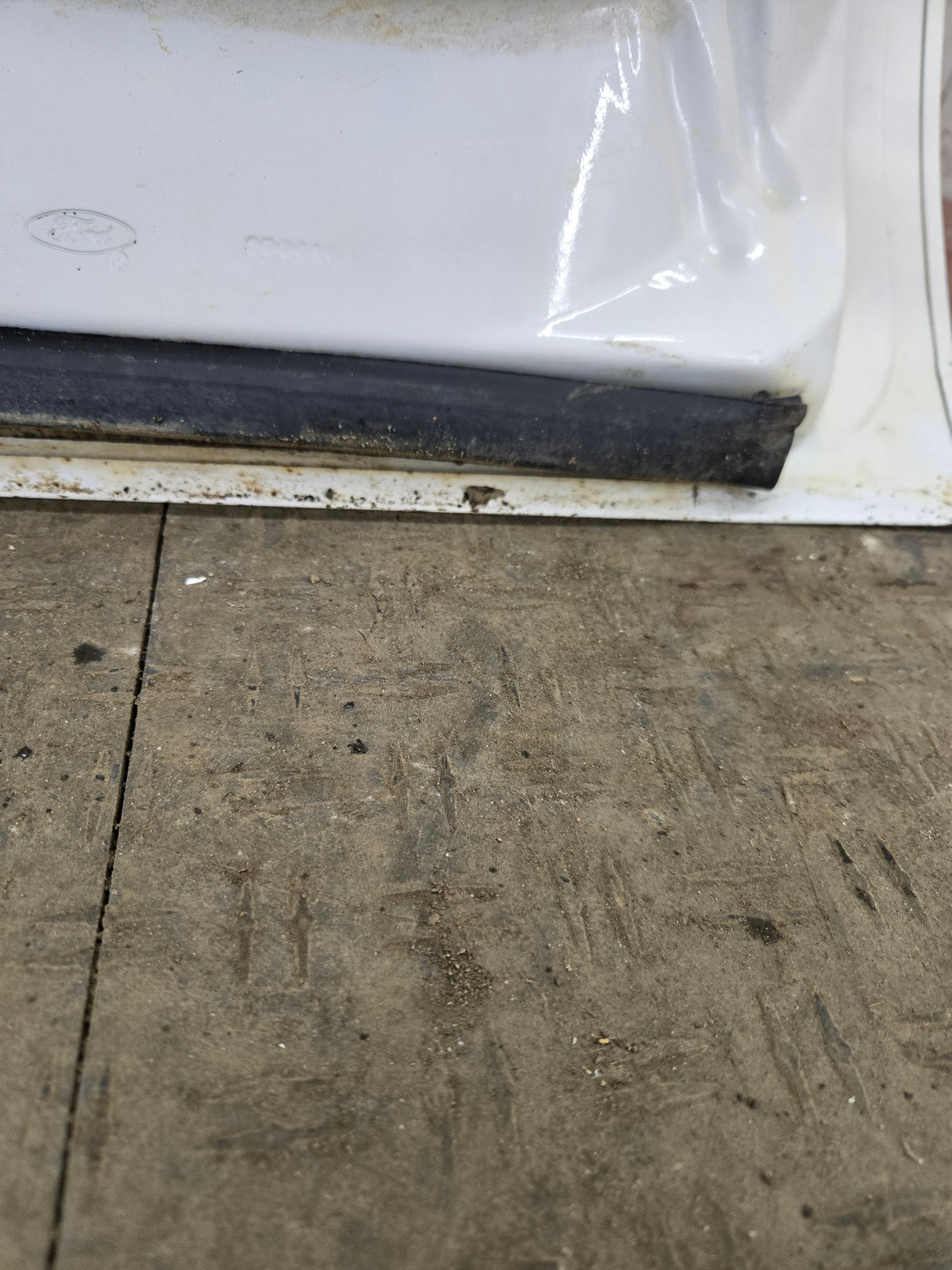 2008-2016 Ford Super Duty F250 F350 F450 F550 RH Extended Cab Passenger Side Rear Door - Oxford White