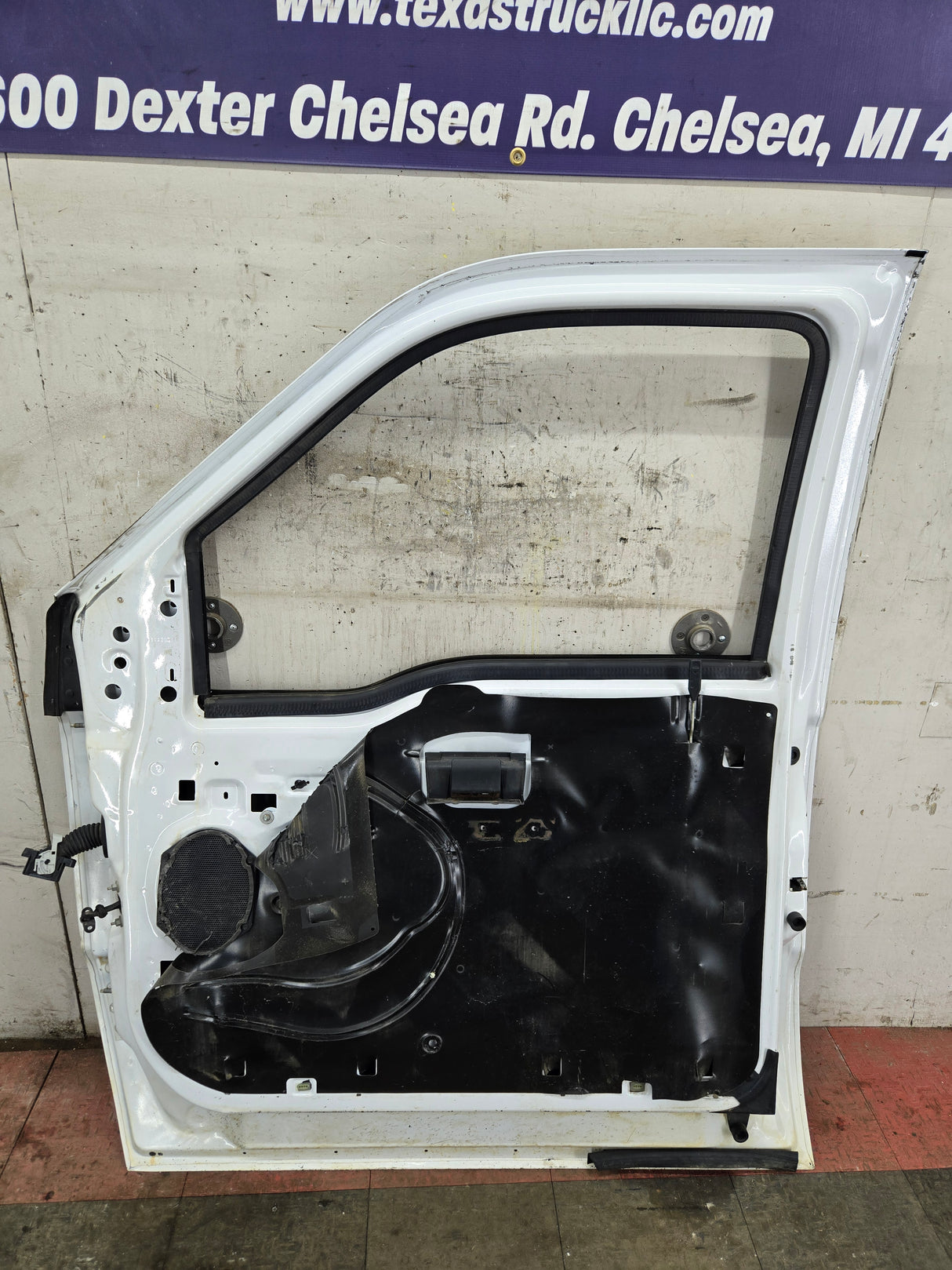 2012-2016 Ford Super Duty Passenger Side Front Door RH F250 F350 F450 F550 - Oxford White