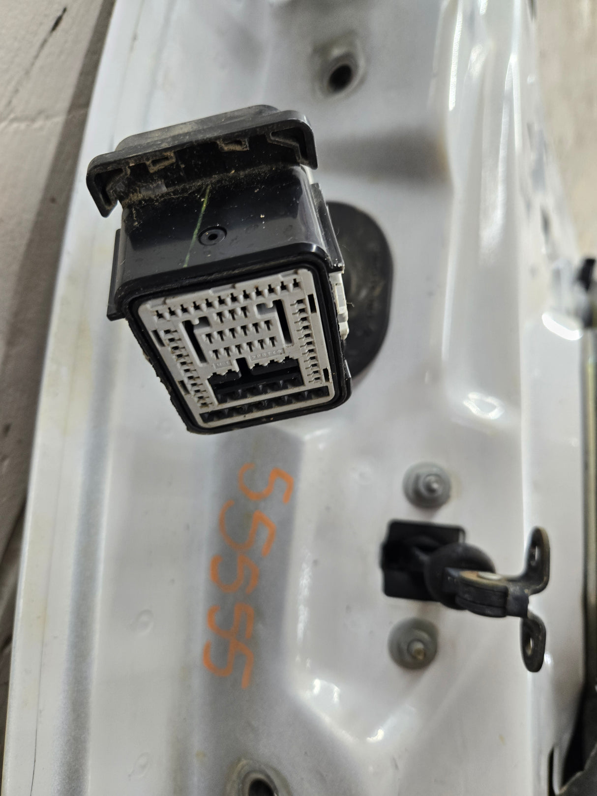 2012-2016 Ford Super Duty Passenger Side Front Door RH F250 F350 F450 F550 - Oxford White