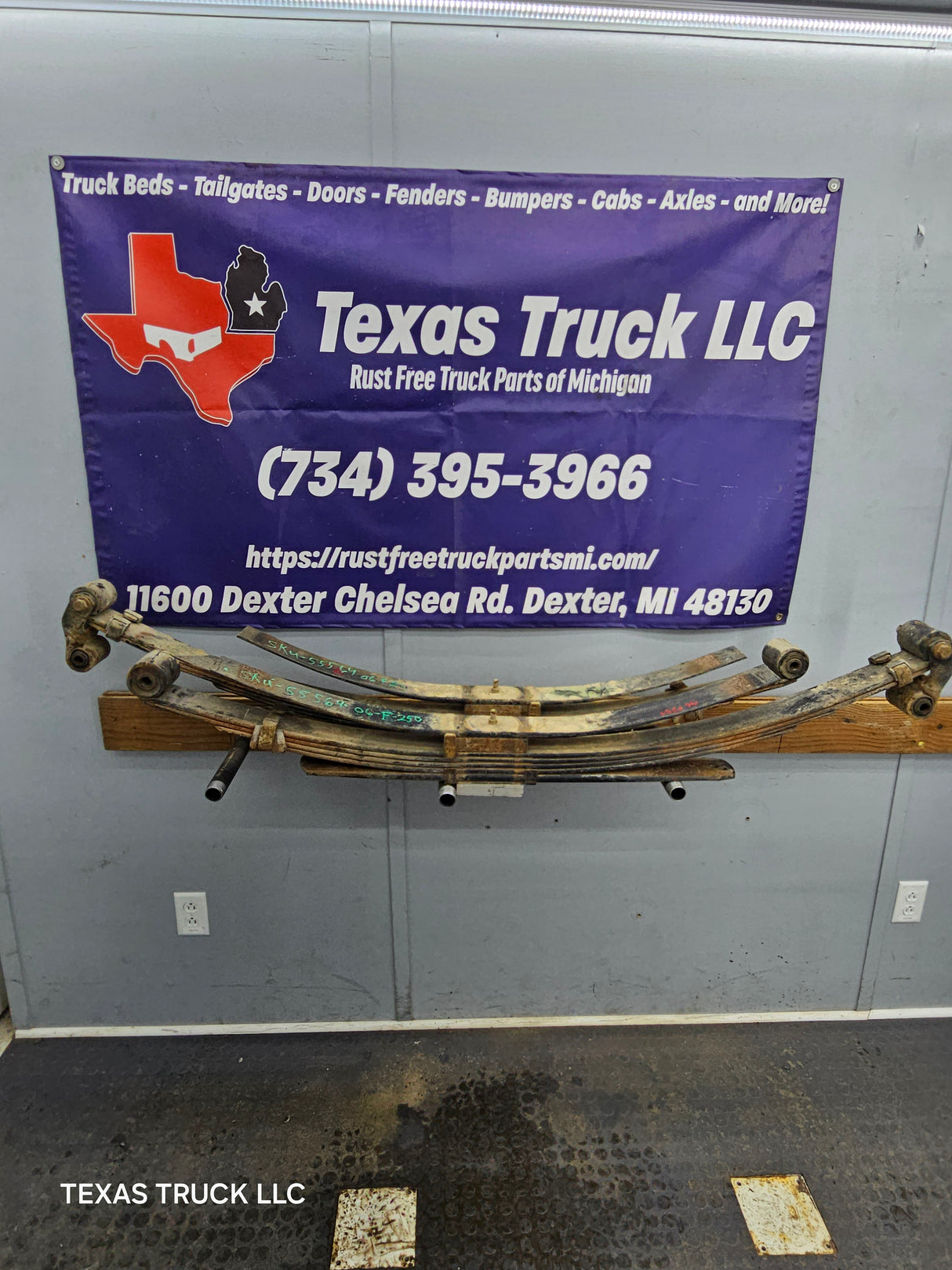 1999-2007 Ford F250 F350 Super Duty Rear Leaf Springs Pair
