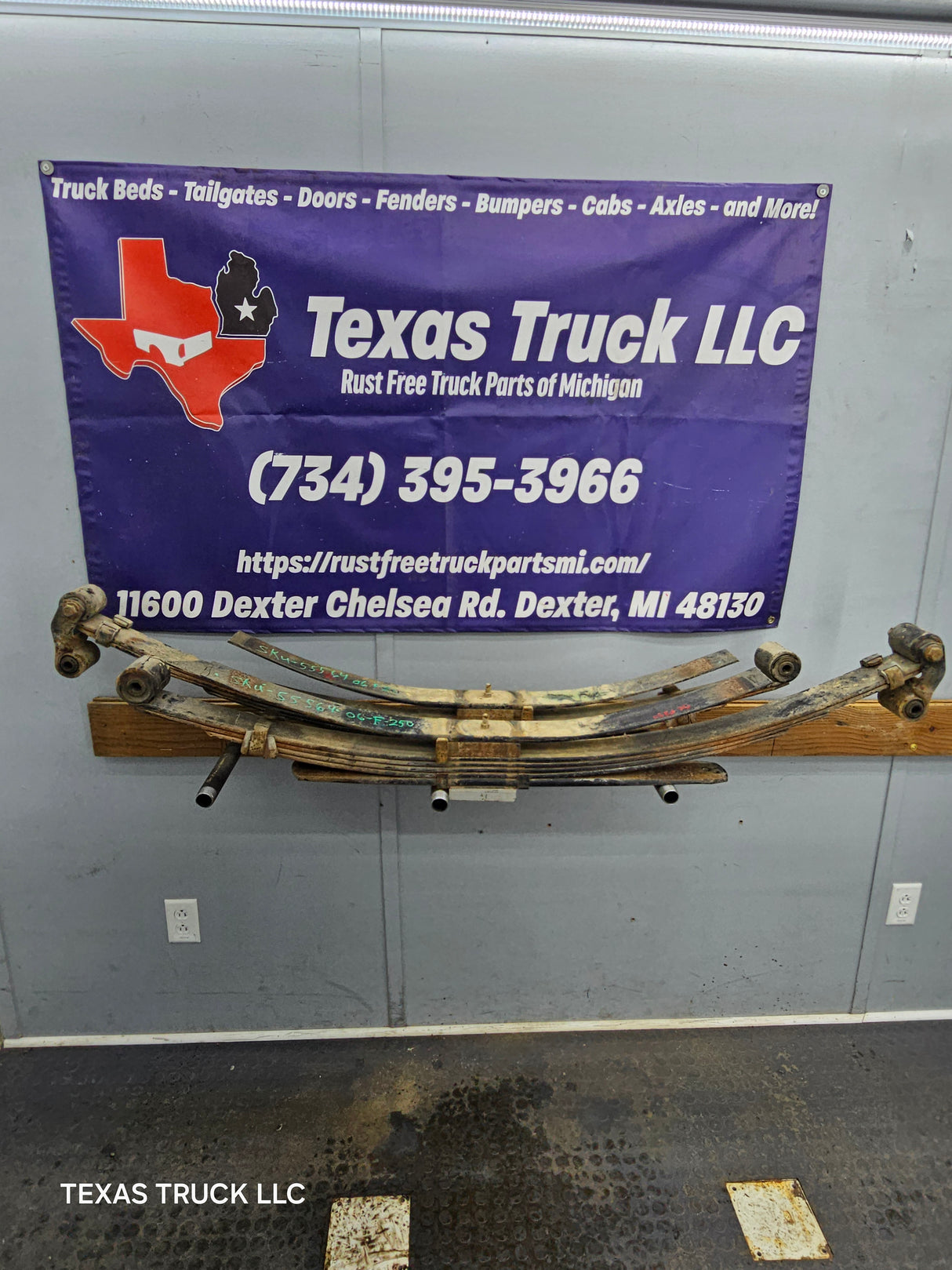1999-2007 Ford F250 F350 Super Duty Rear Leaf Springs Pair