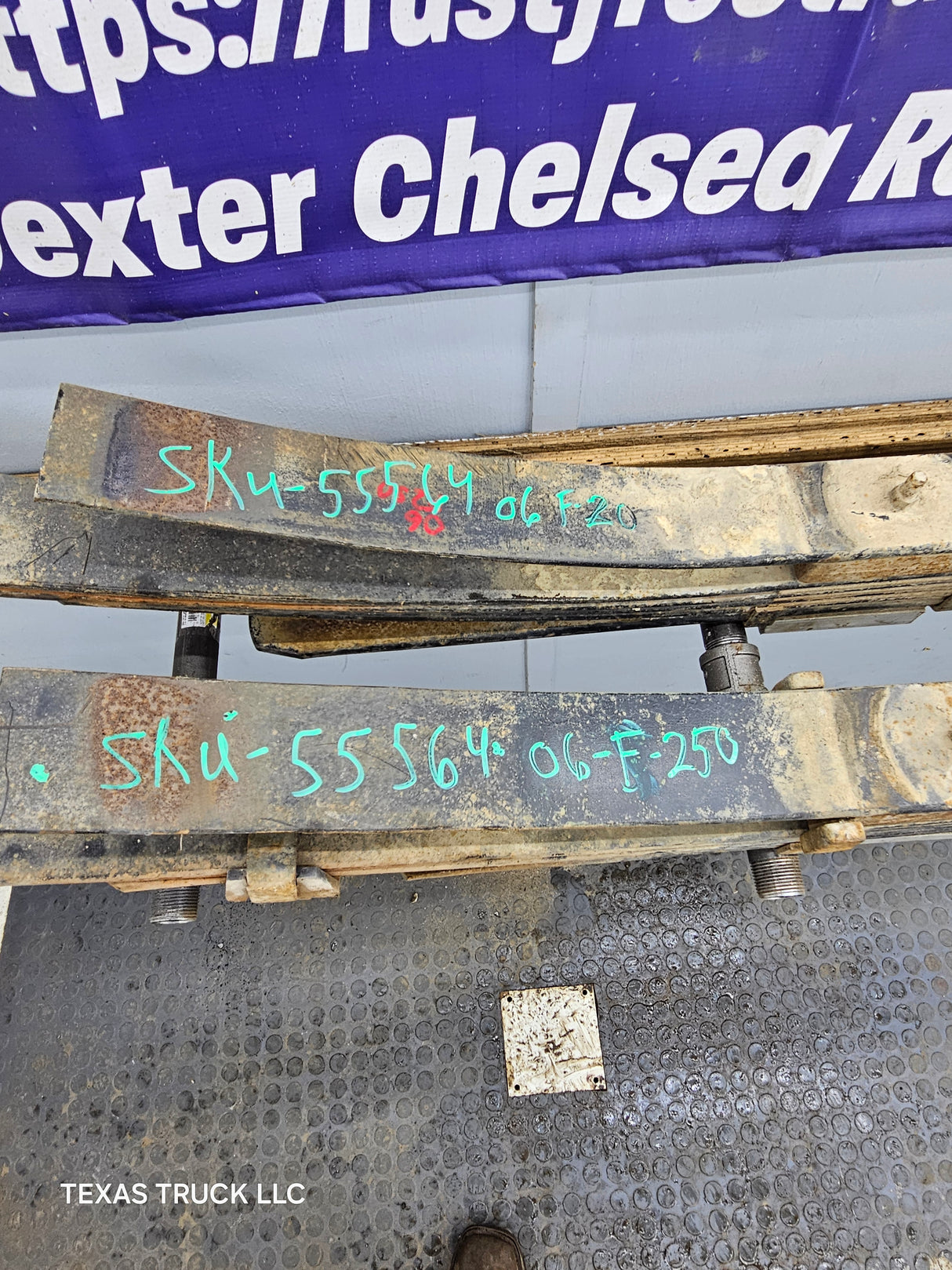 1999-2007 Ford F250 F350 Super Duty Rear Leaf Springs Pair