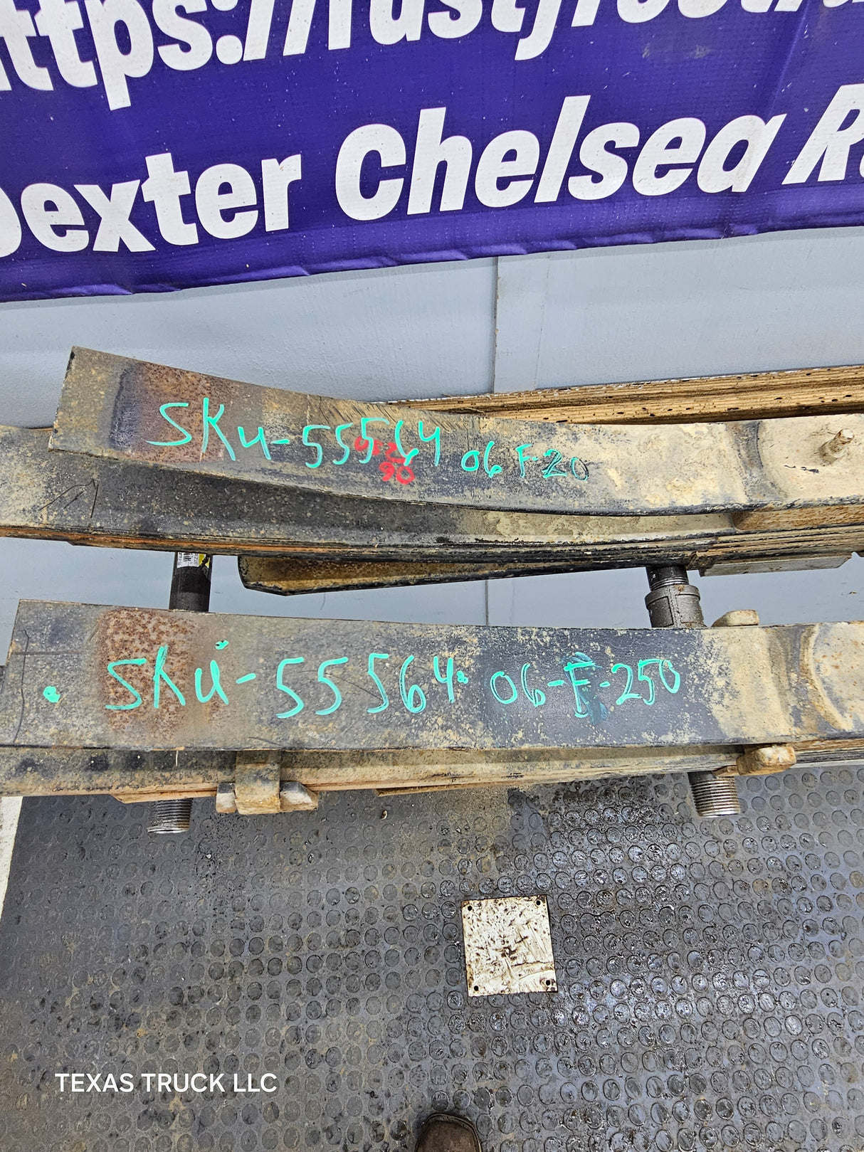 1999-2007 Ford F250 F350 Super Duty Rear Leaf Springs Pair