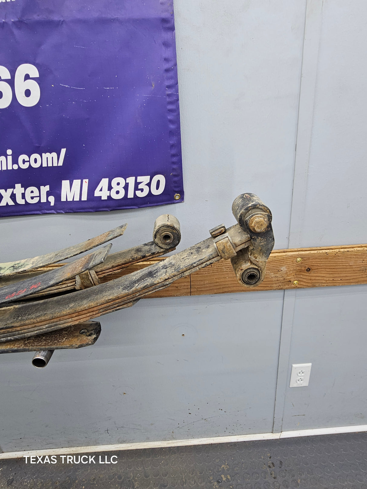 1999-2007 Ford F250 F350 Super Duty Rear Leaf Springs Pair