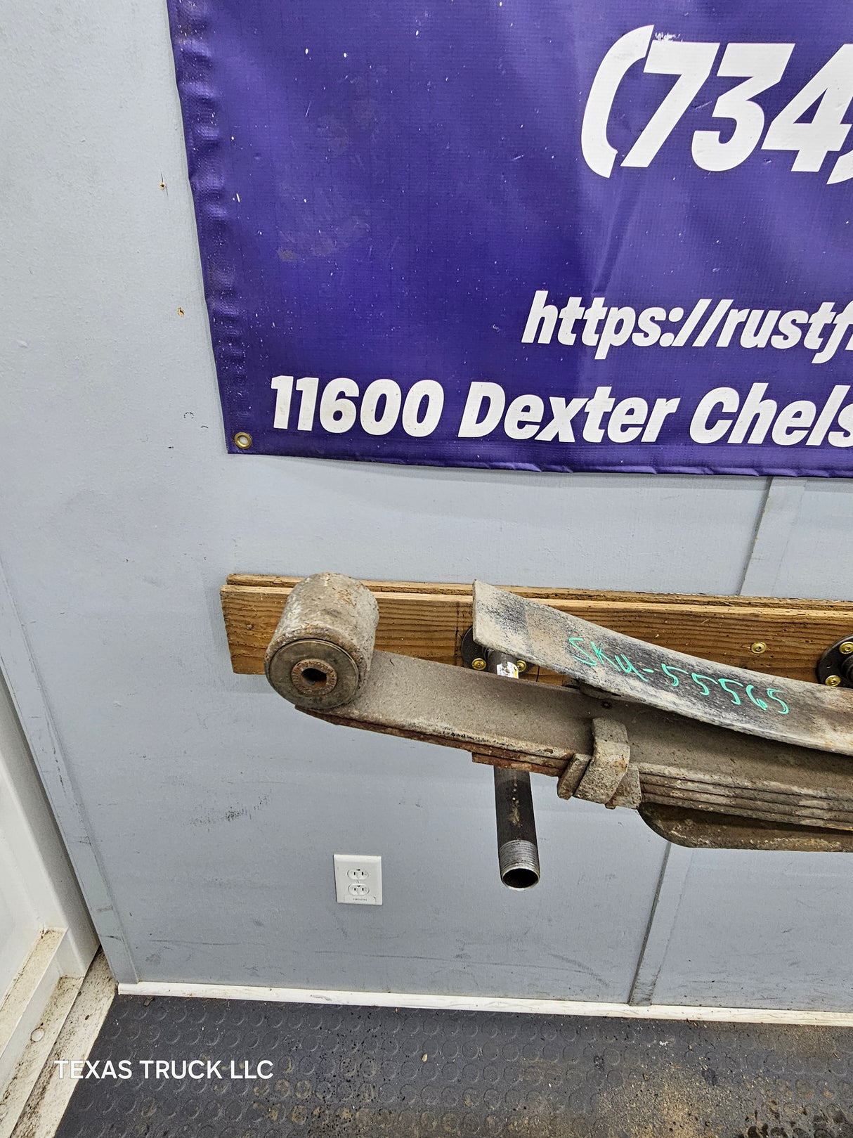 1999-2007 Ford F250 F350 Super Duty Rear Leaf Springs (1)