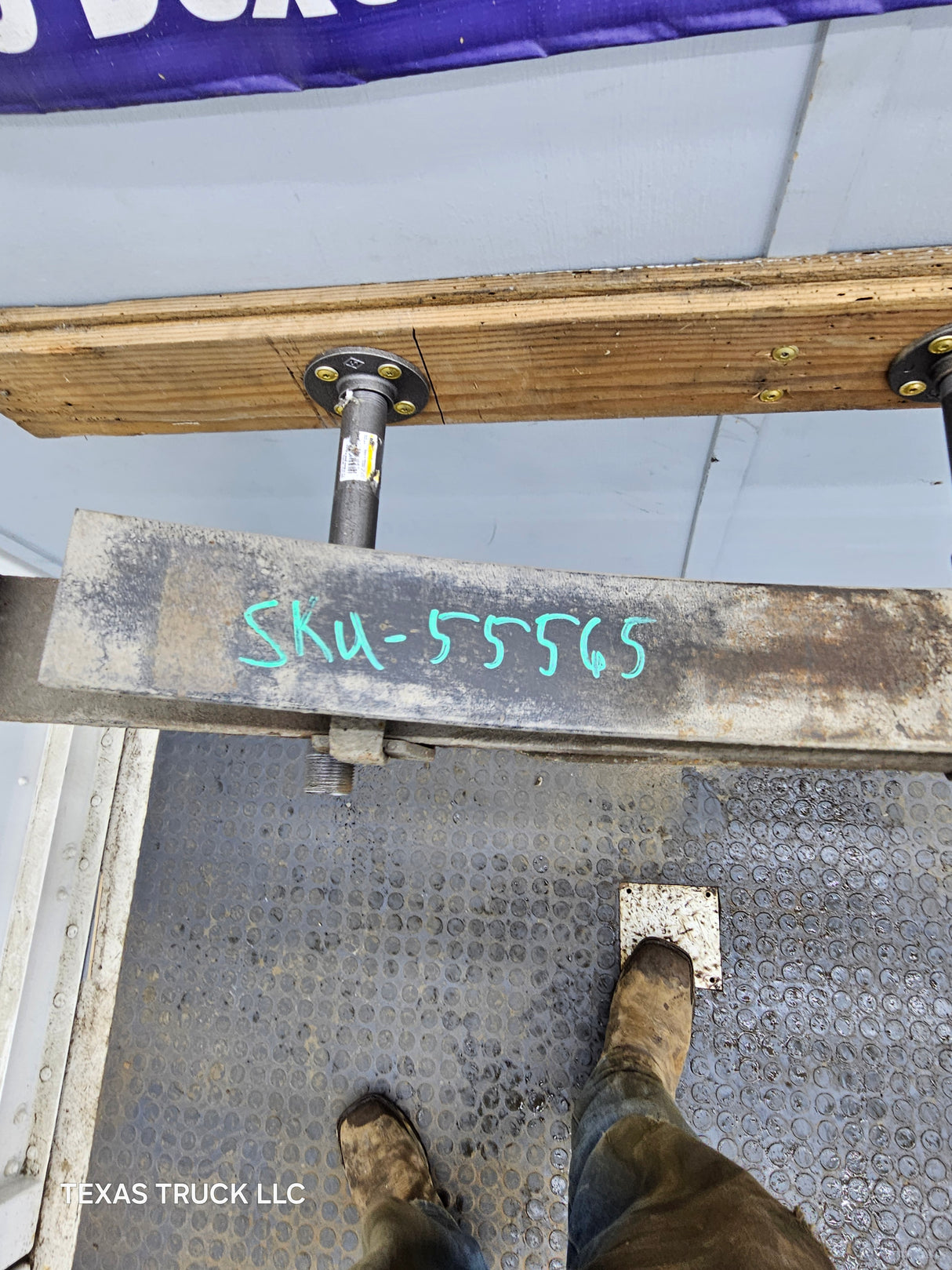 1999-2007 Ford F250 F350 Super Duty Rear Leaf Springs (1)