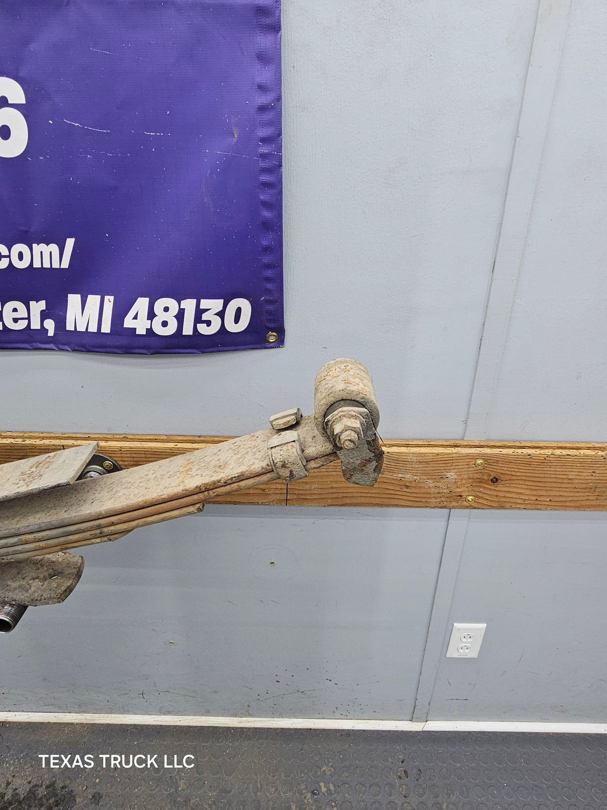 1999-2007 Ford F250 F350 Super Duty Rear Leaf Springs (1)