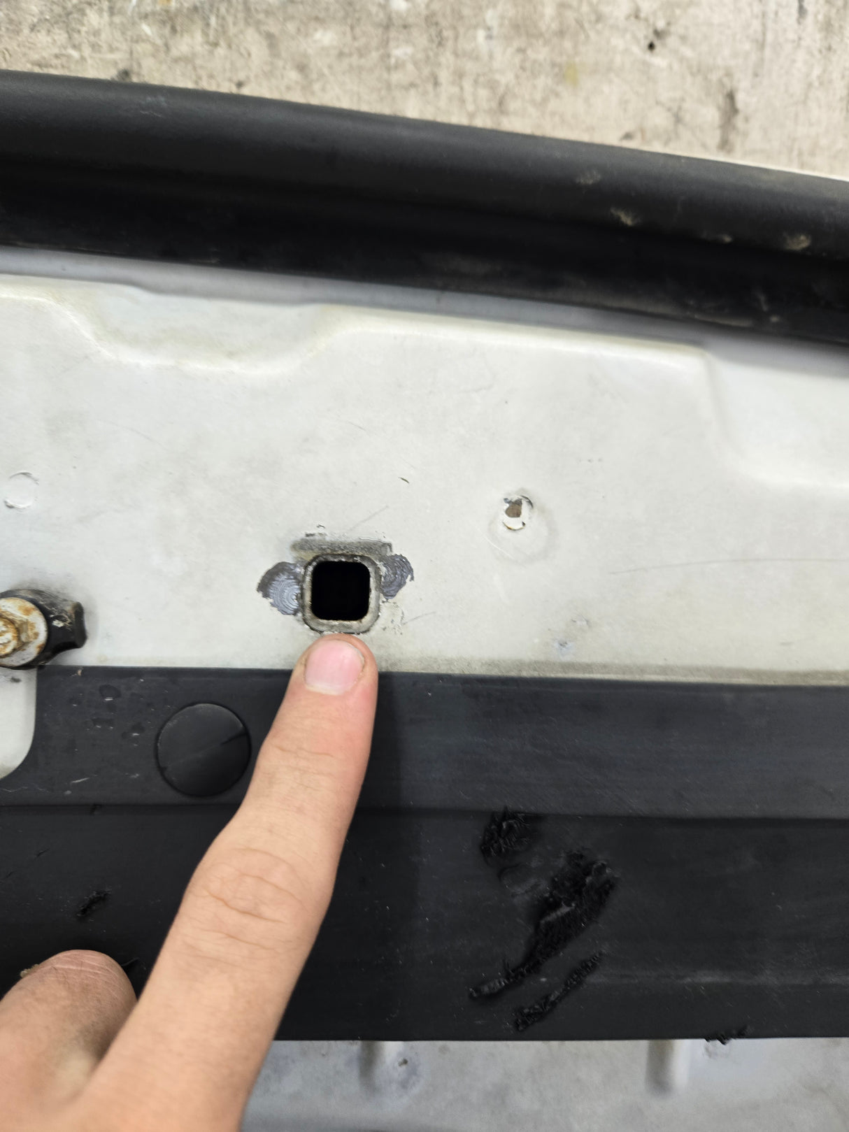 2004-2011 Ford Ranger Hood - White OEM