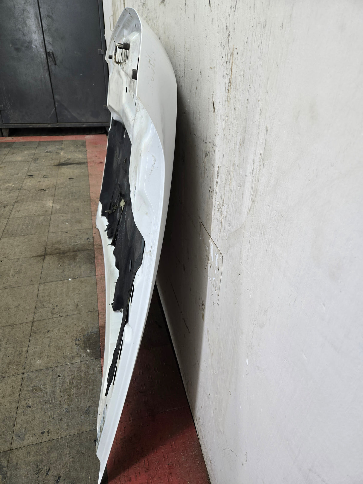 2007-2013 Chevrolet Silverado 1500 2500 Hood - White