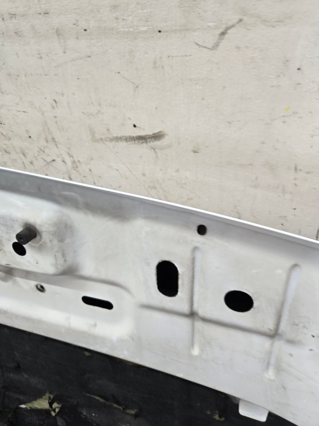 2007-2013 Chevrolet Silverado 1500 2500 Hood - White