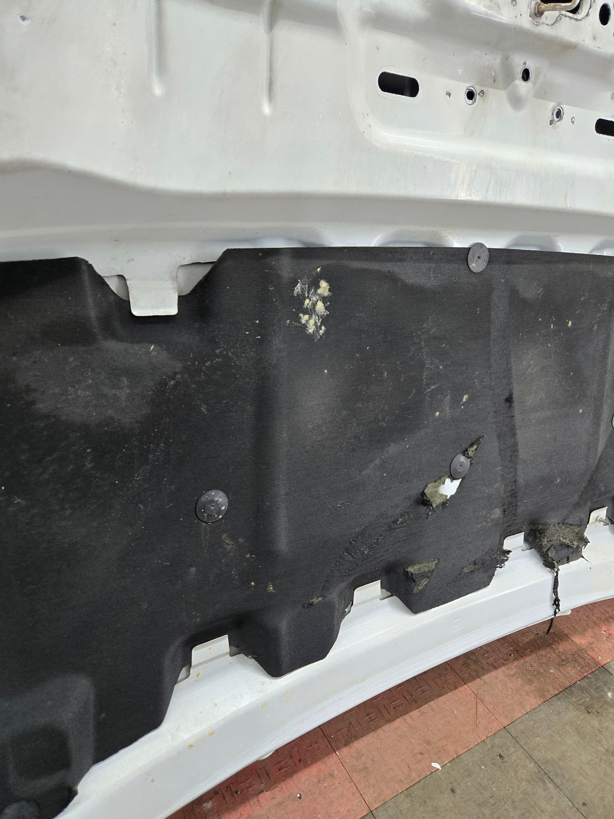 2007-2013 Chevrolet Silverado 1500 2500 Hood - White