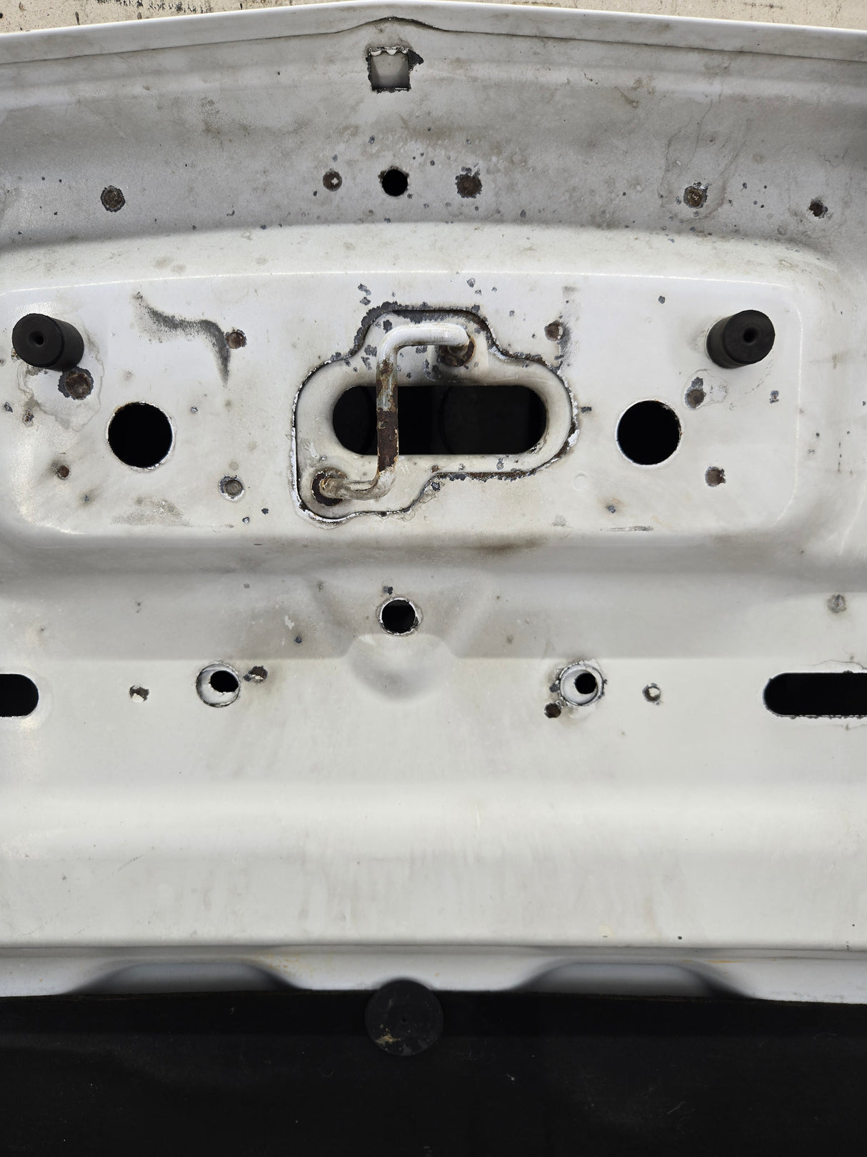 2007-2013 Chevrolet Silverado 1500 2500 Hood - White