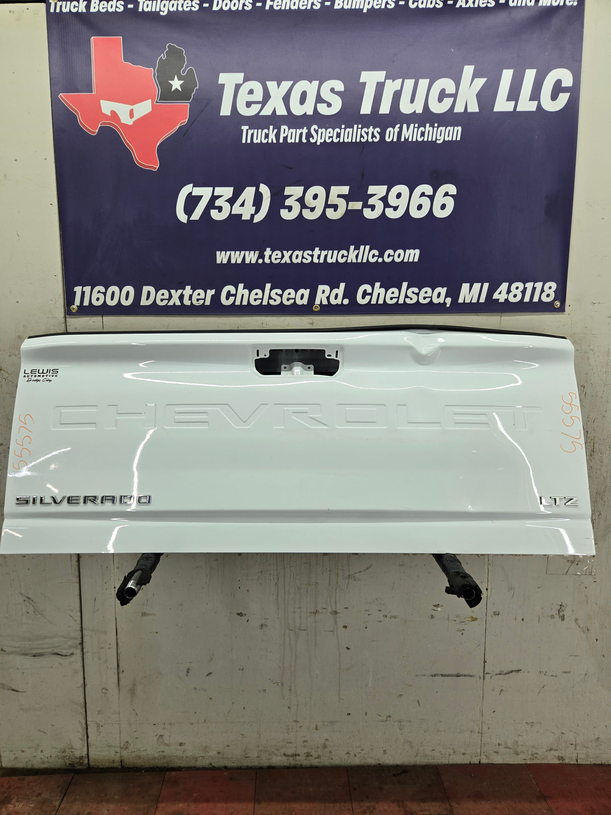 2019-2025 Chevrolet Silverado 2500 3500 Truck Tailgate Power Up/Down Shell *Damage