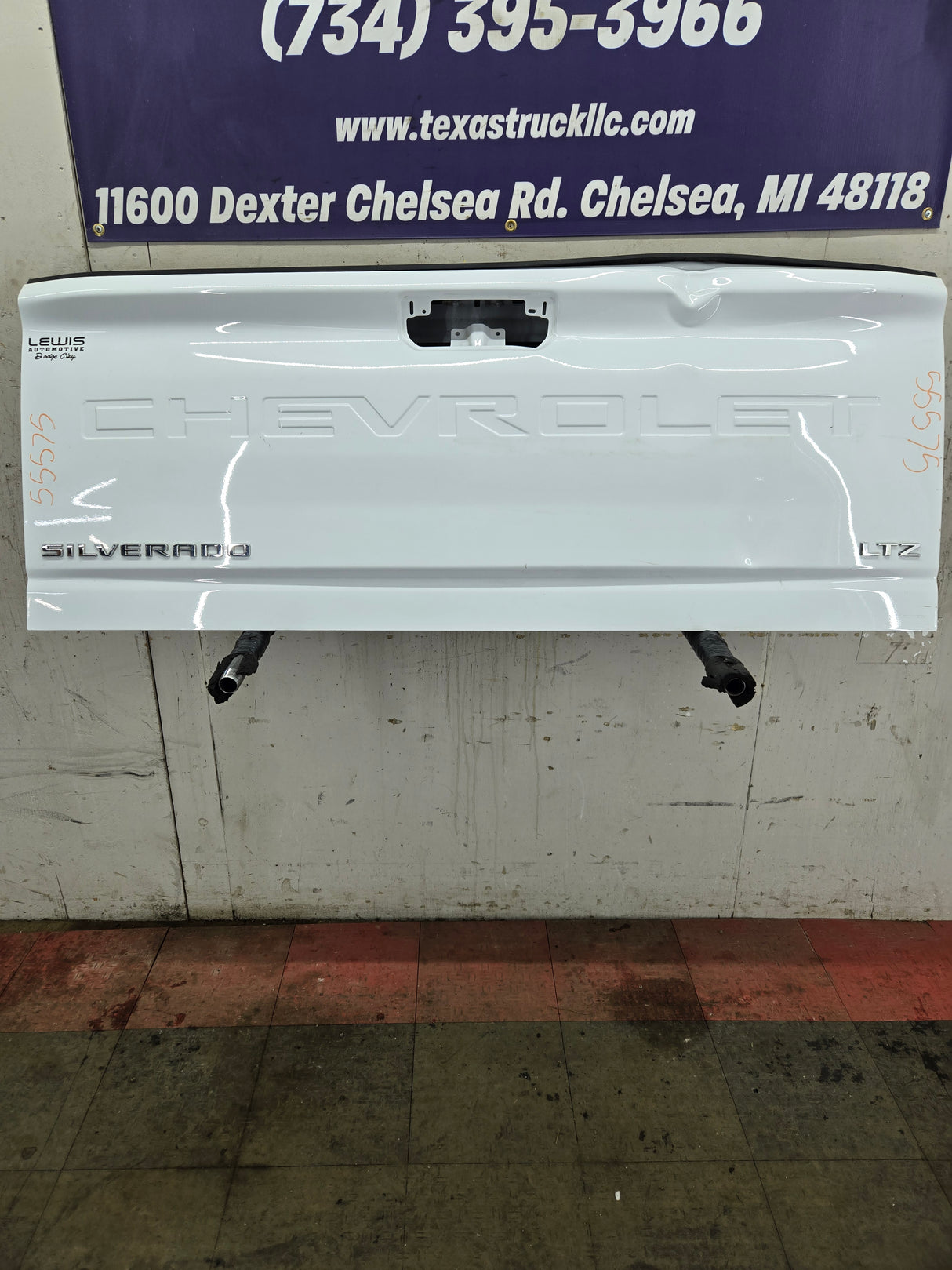 2019-2025 Chevrolet Silverado 2500 3500 Truck Tailgate Power Up/Down Shell *Damage