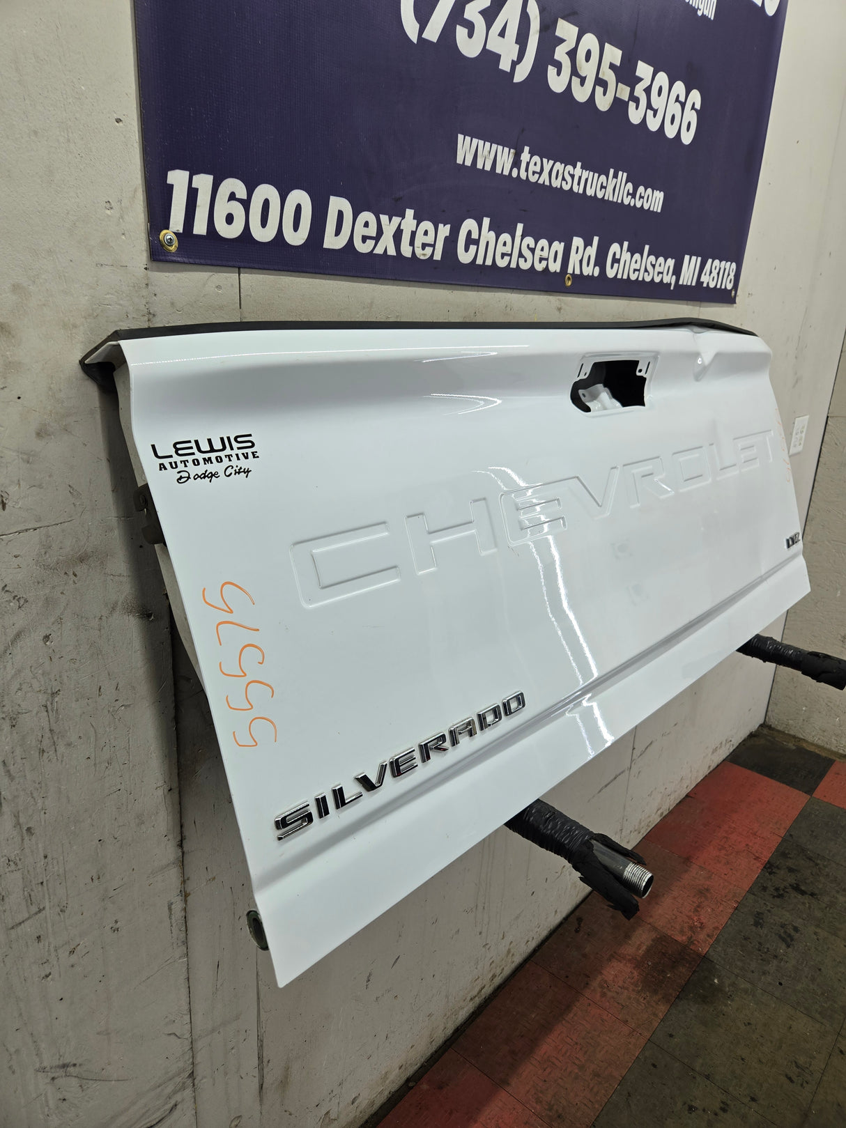 2019-2025 Chevrolet Silverado 2500 3500 Truck Tailgate Power Up/Down Shell *Damage