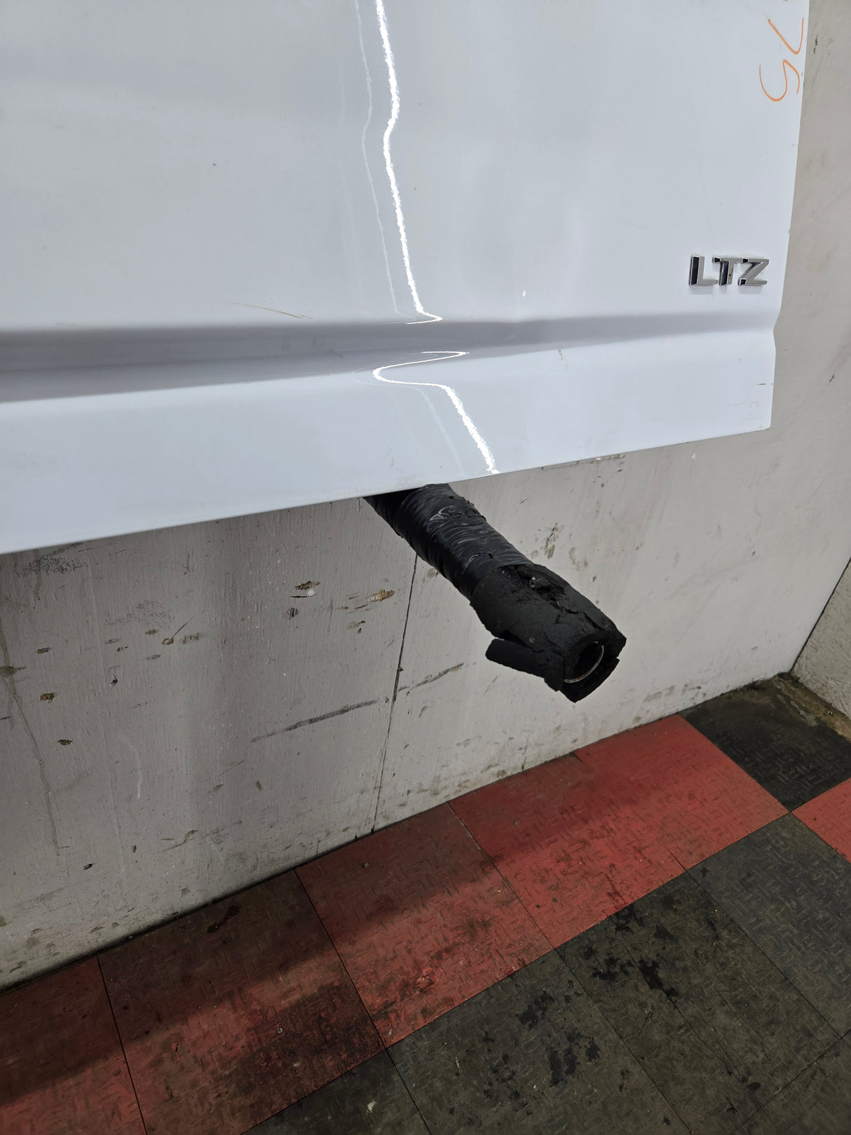 2019-2025 Chevrolet Silverado 2500 3500 Truck Tailgate Power Up/Down Shell *Damage