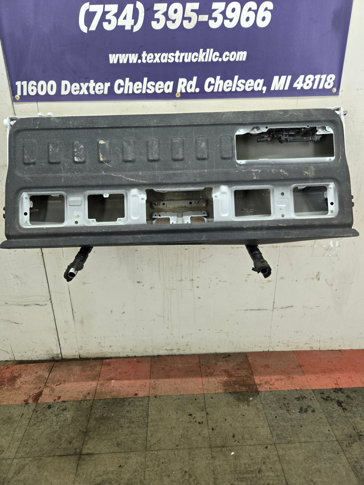 2019-2025 Chevrolet Silverado 2500 3500 Truck Tailgate Power Up/Down Shell *Damage