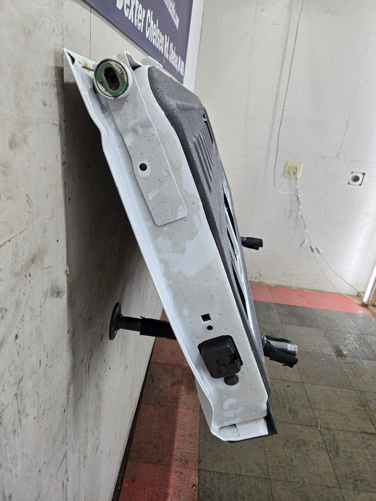 2019-2025 Chevrolet Silverado 2500 3500 Truck Tailgate Power Up/Down Shell *Damage