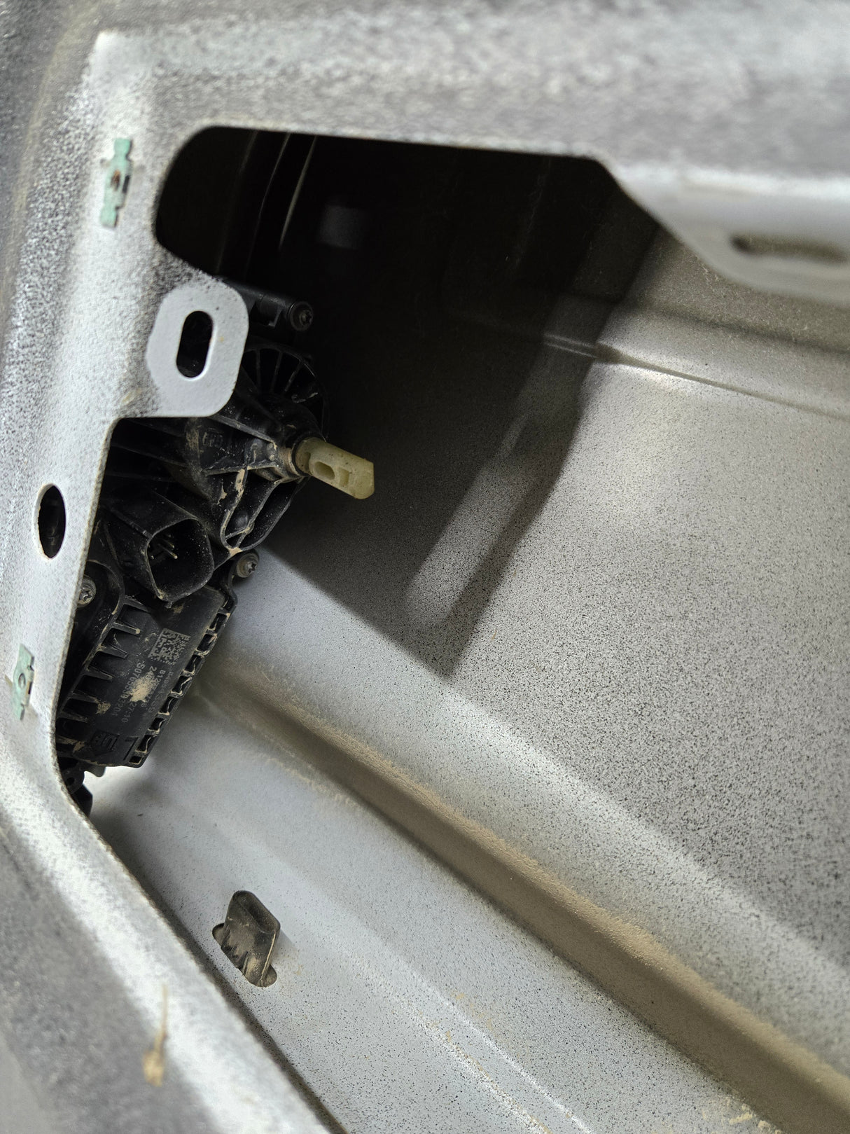 2019-2025 Chevrolet Silverado 2500 3500 Truck Tailgate Power Up/Down Shell *Damage