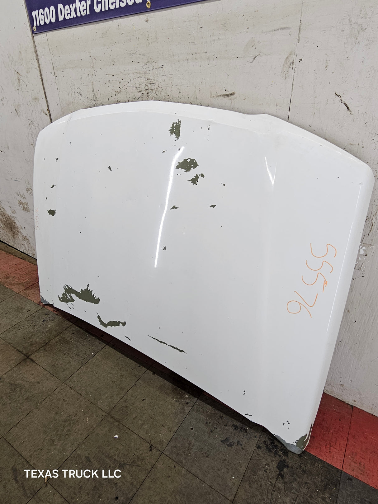 2003-2006 Chevrolet Silverado 1500 2500 'Cateye' Hood "Standard Line" - Summit White