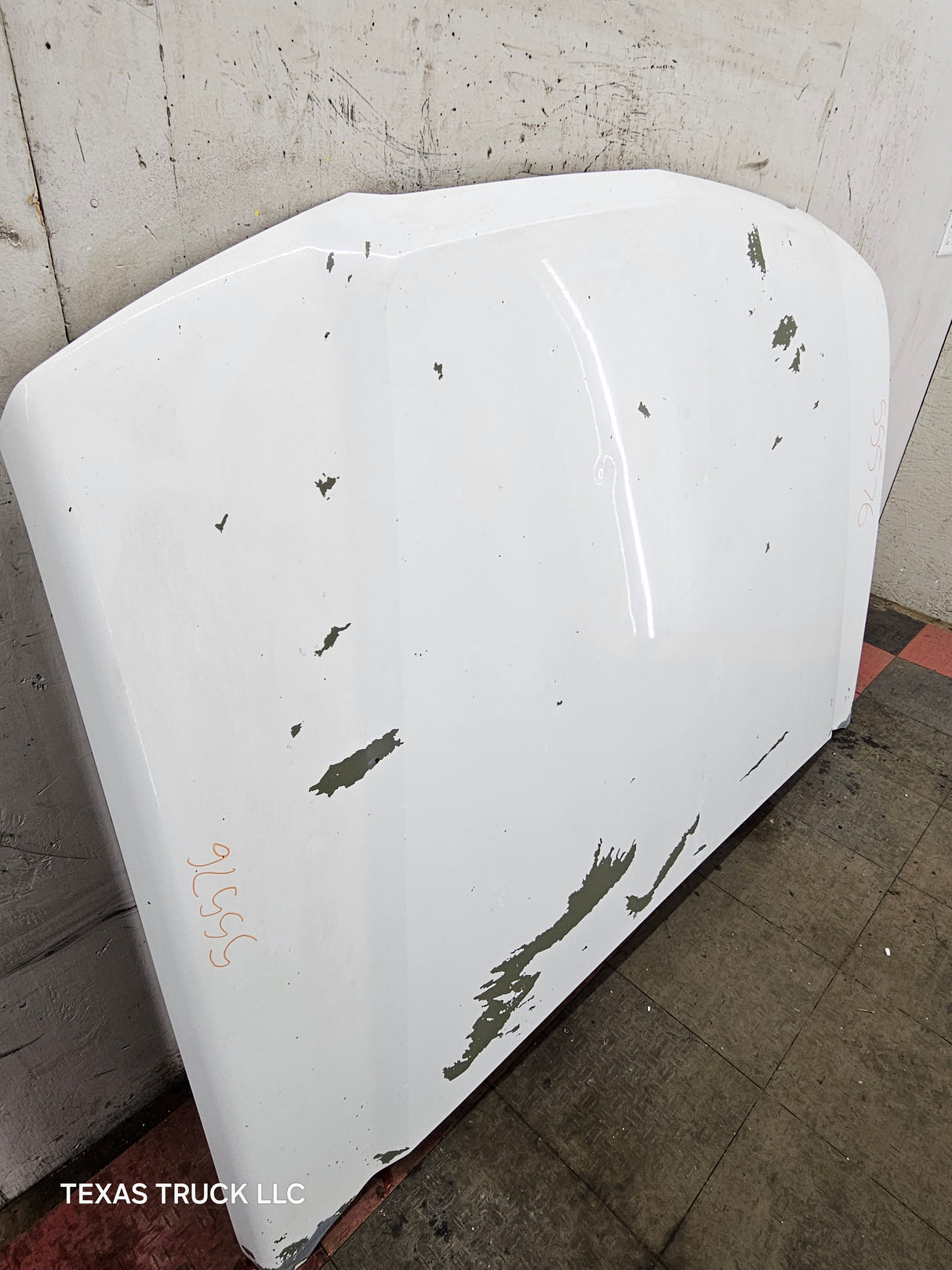 2003-2006 Chevrolet Silverado 1500 2500 'Cateye' Hood "Standard Line" - Summit White