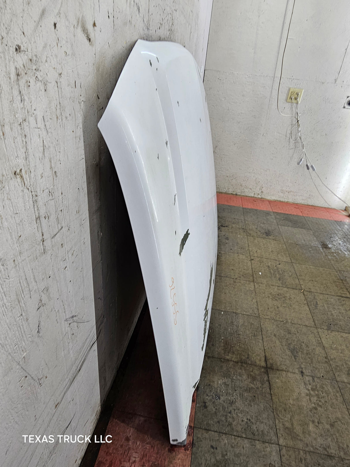 2003-2006 Chevrolet Silverado 1500 2500 'Cateye' Hood "Standard Line" - Summit White