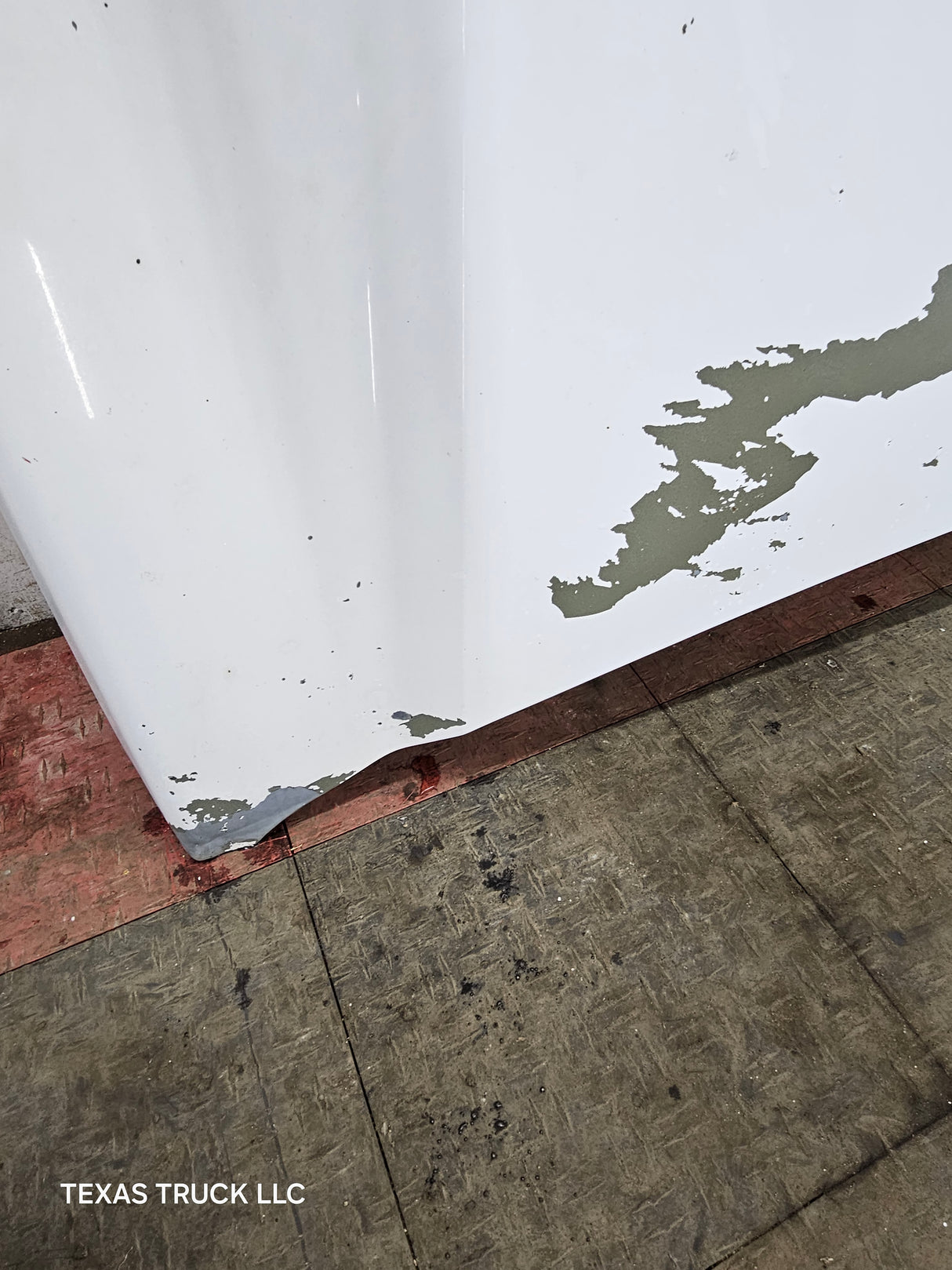 2003-2006 Chevrolet Silverado 1500 2500 'Cateye' Hood "Standard Line" - Summit White