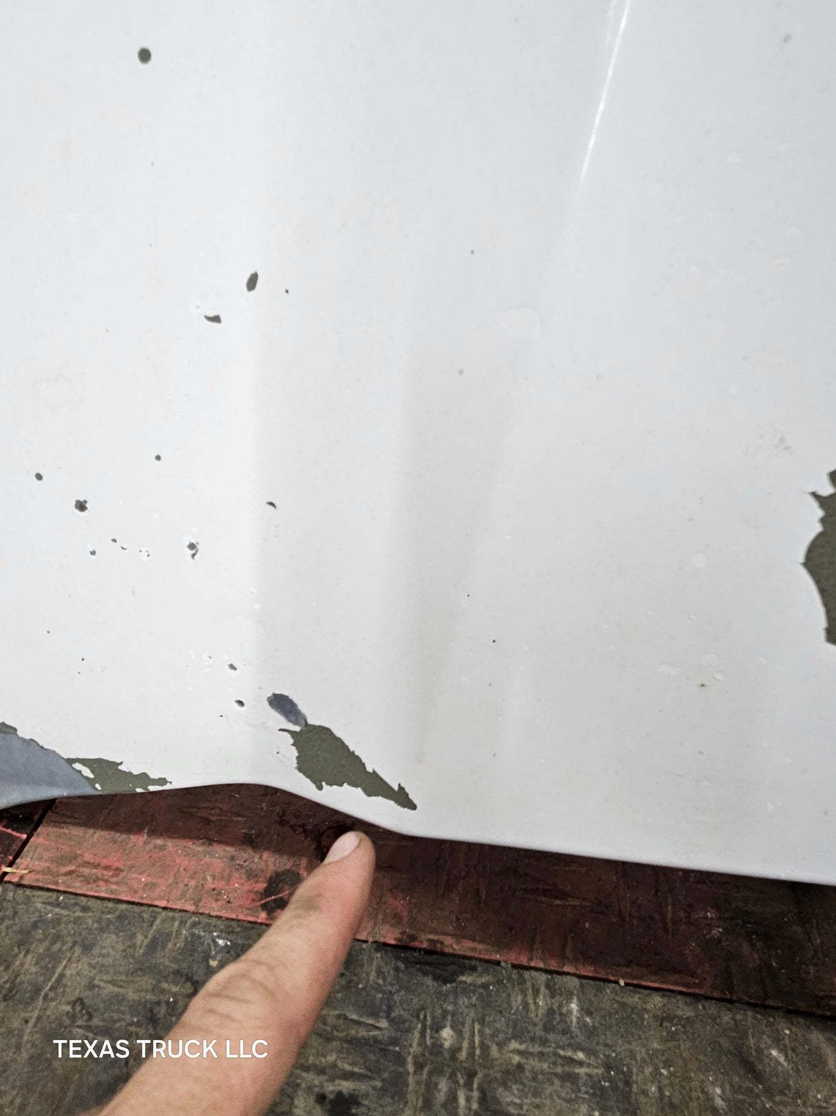 2003-2006 Chevrolet Silverado 1500 2500 'Cateye' Hood "Standard Line" - Summit White