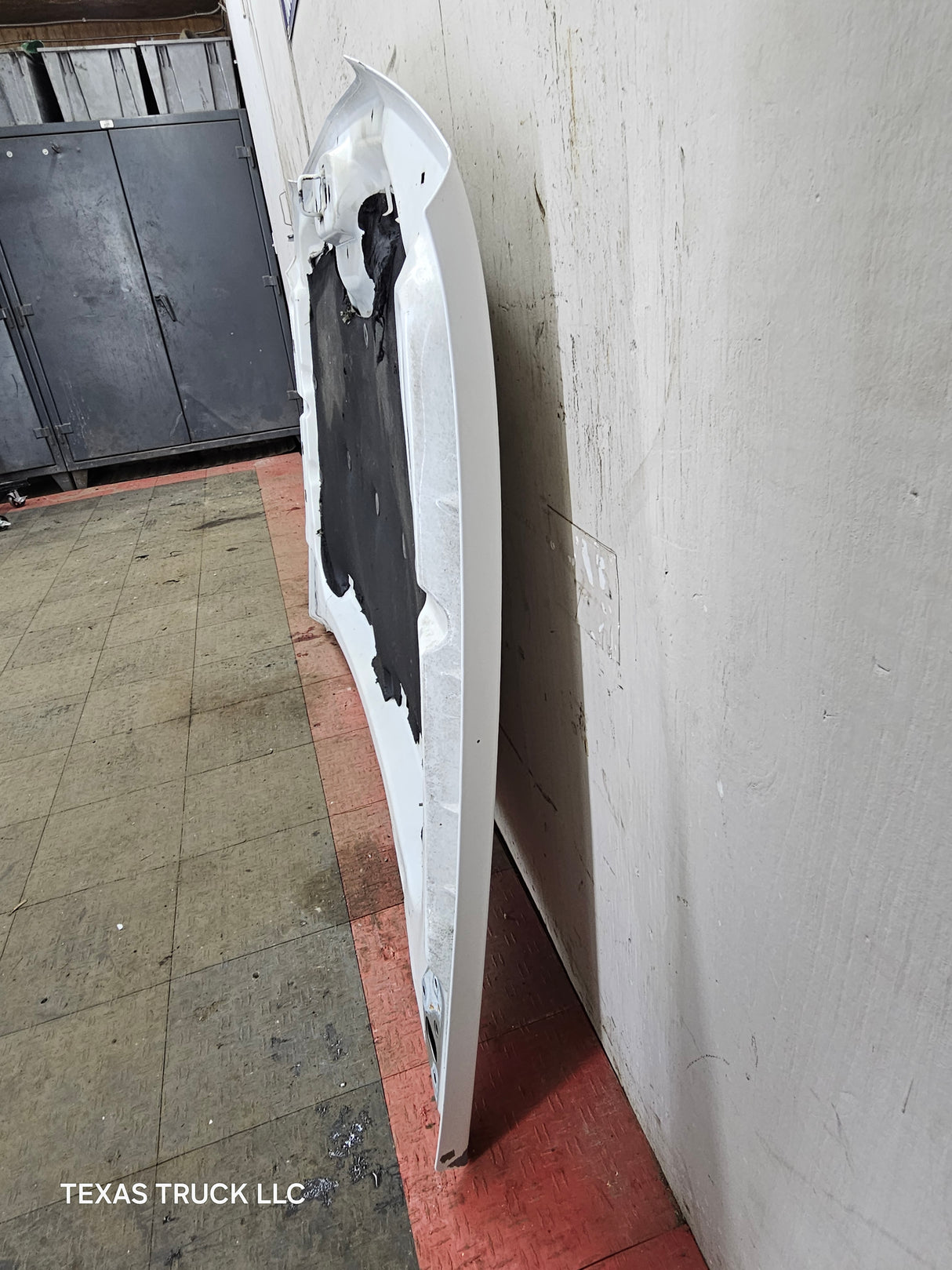 2003-2006 Chevrolet Silverado 1500 2500 'Cateye' Hood "Standard Line" - Summit White