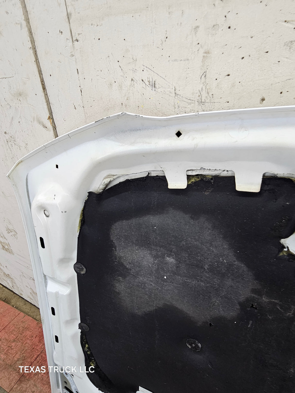 2003-2006 Chevrolet Silverado 1500 2500 'Cateye' Hood "Standard Line" - Summit White