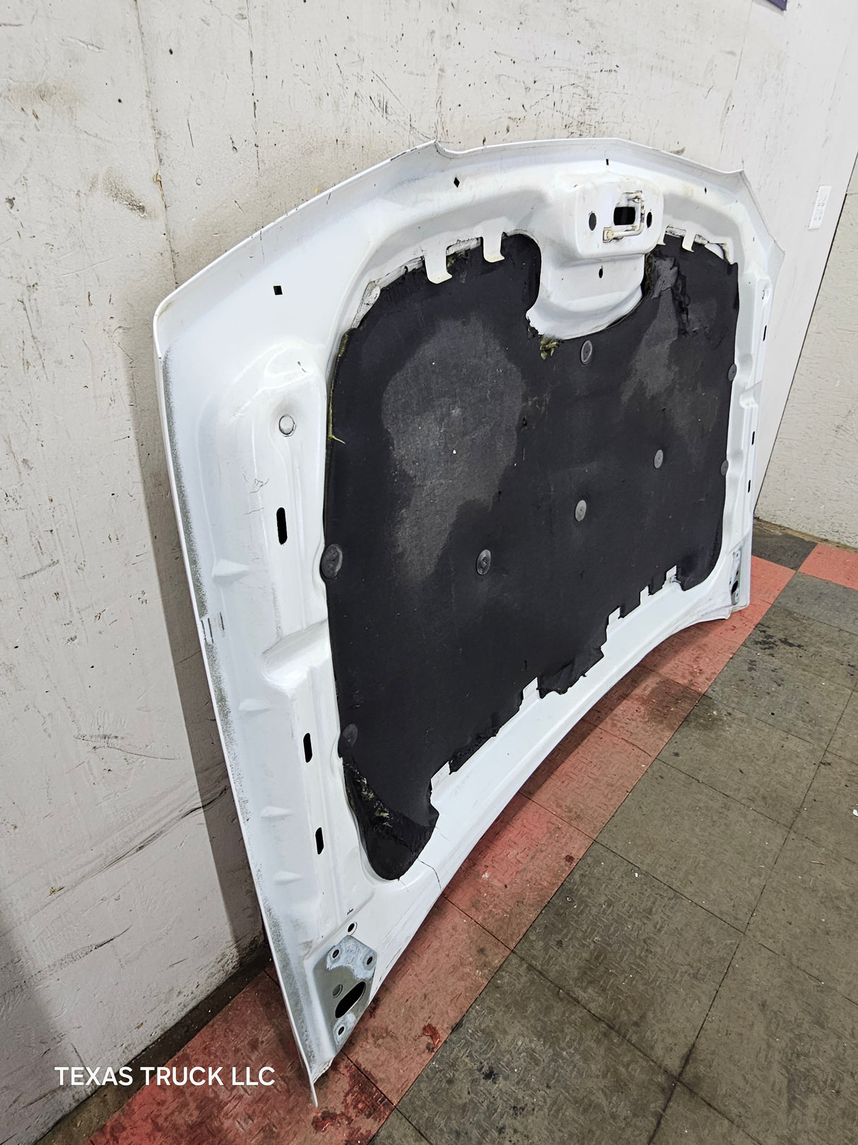 2003-2006 Chevrolet Silverado 1500 2500 'Cateye' Hood "Standard Line" - Summit White