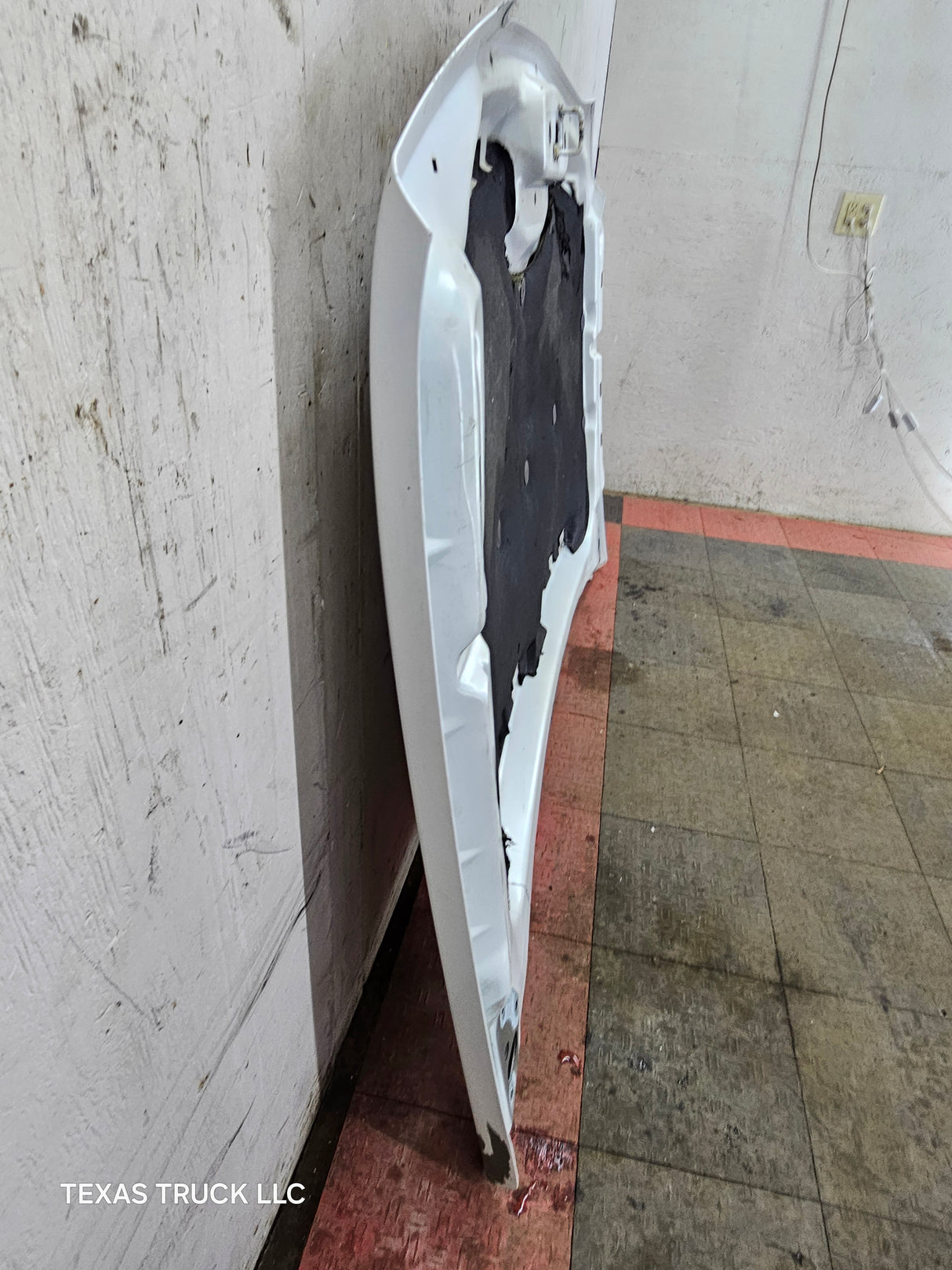 2003-2006 Chevrolet Silverado 1500 2500 'Cateye' Hood "Standard Line" - Summit White