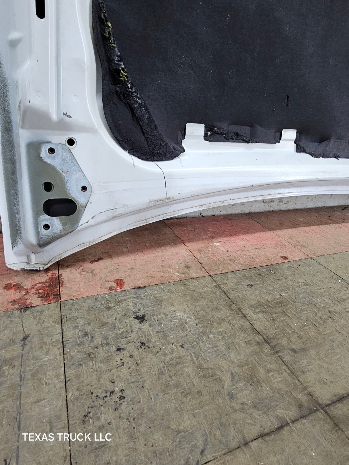 2003-2006 Chevrolet Silverado 1500 2500 'Cateye' Hood "Standard Line" - Summit White