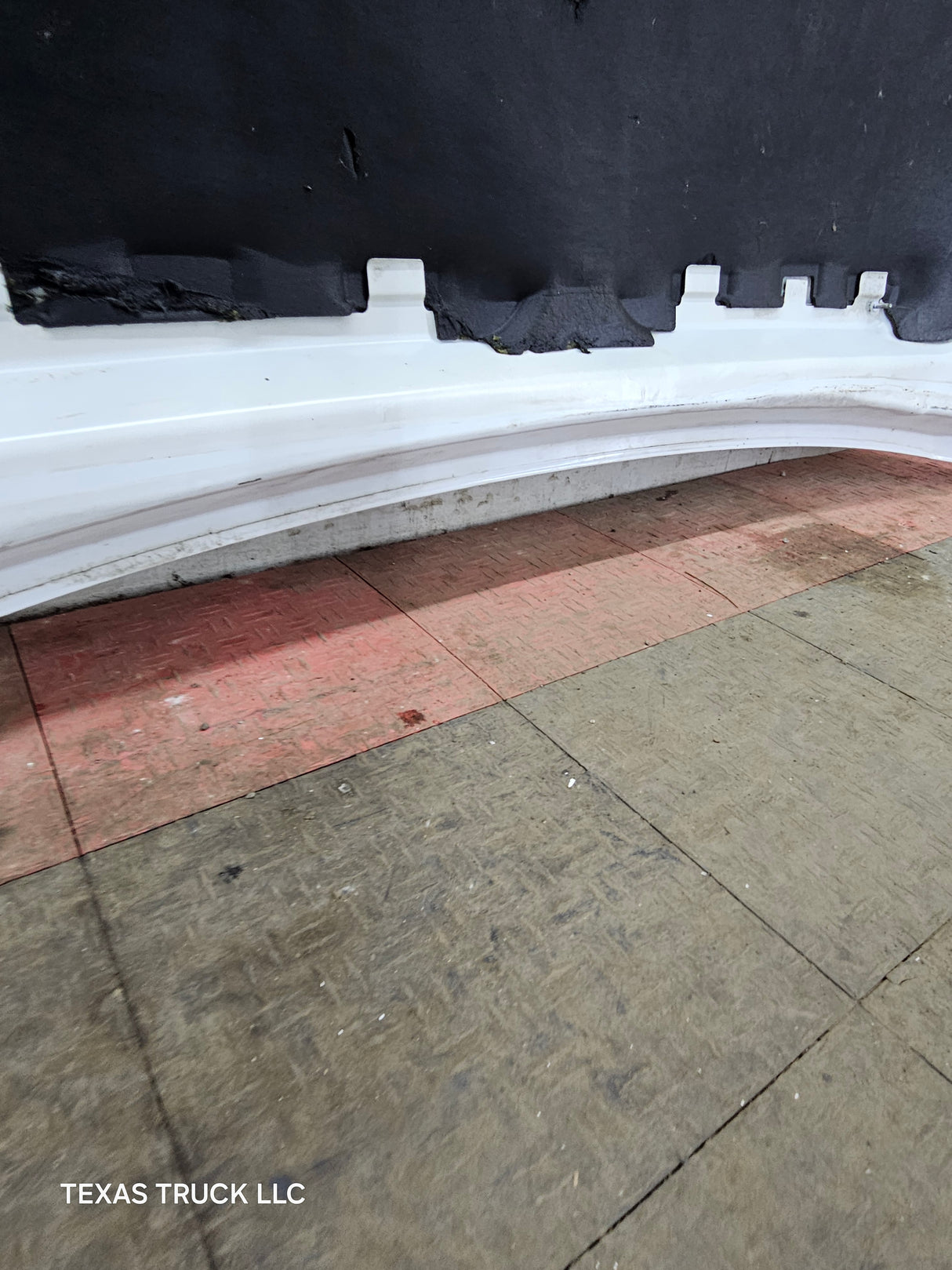 2003-2006 Chevrolet Silverado 1500 2500 'Cateye' Hood "Standard Line" - Summit White