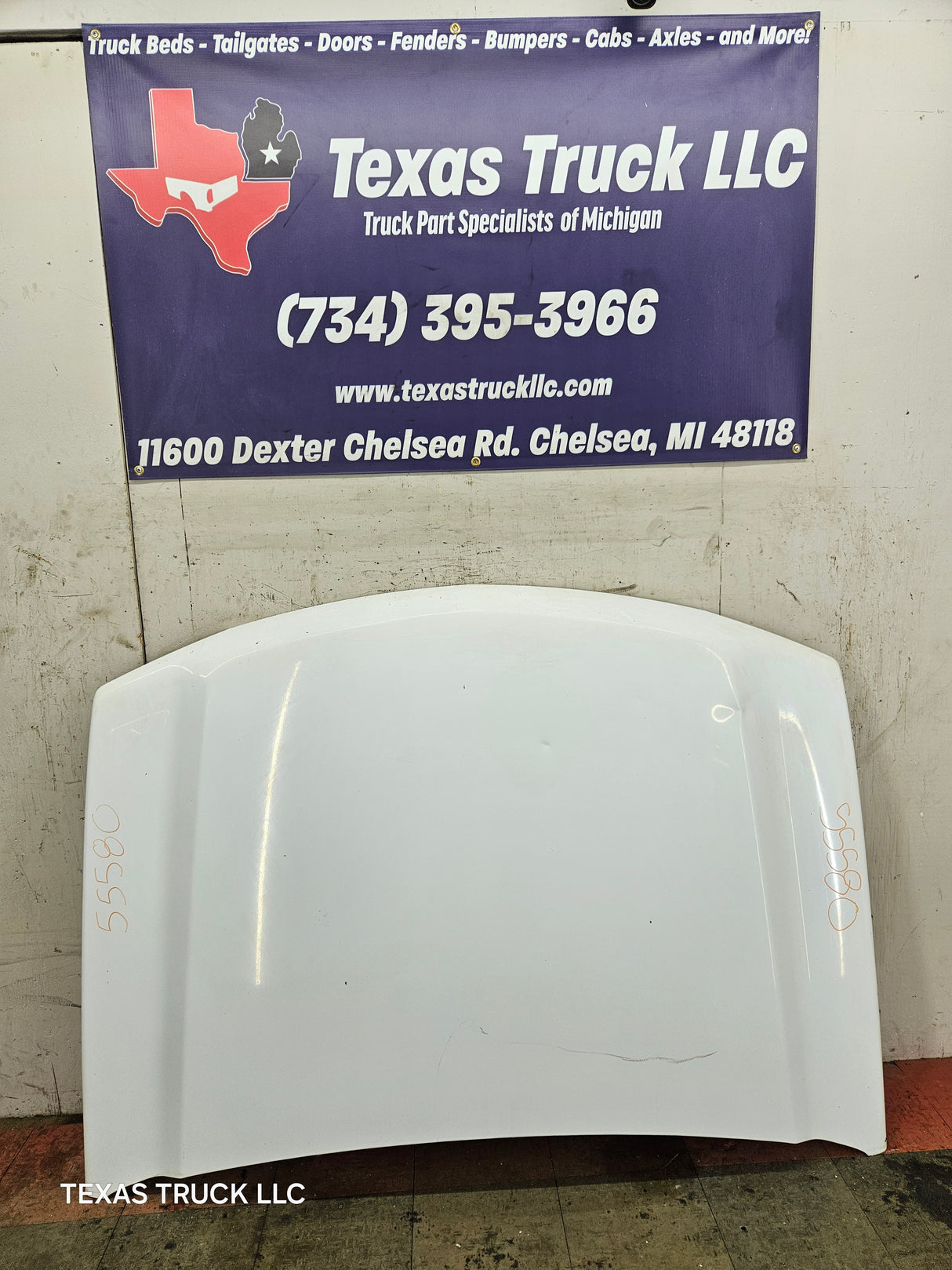 2003-2006 Chevrolet Silverado 1500 2500 'Cateye' Hood OEM - Summit White