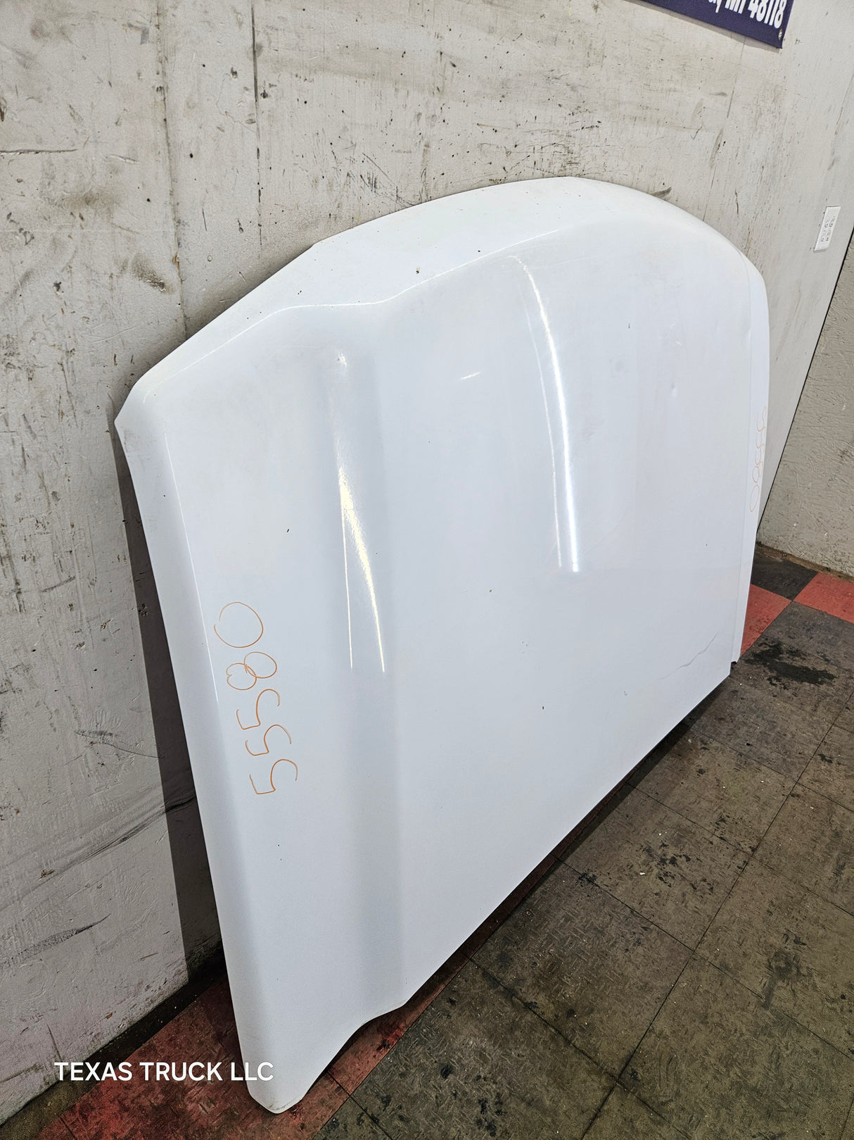 2003-2006 Chevrolet Silverado 1500 2500 'Cateye' Hood OEM - Summit White