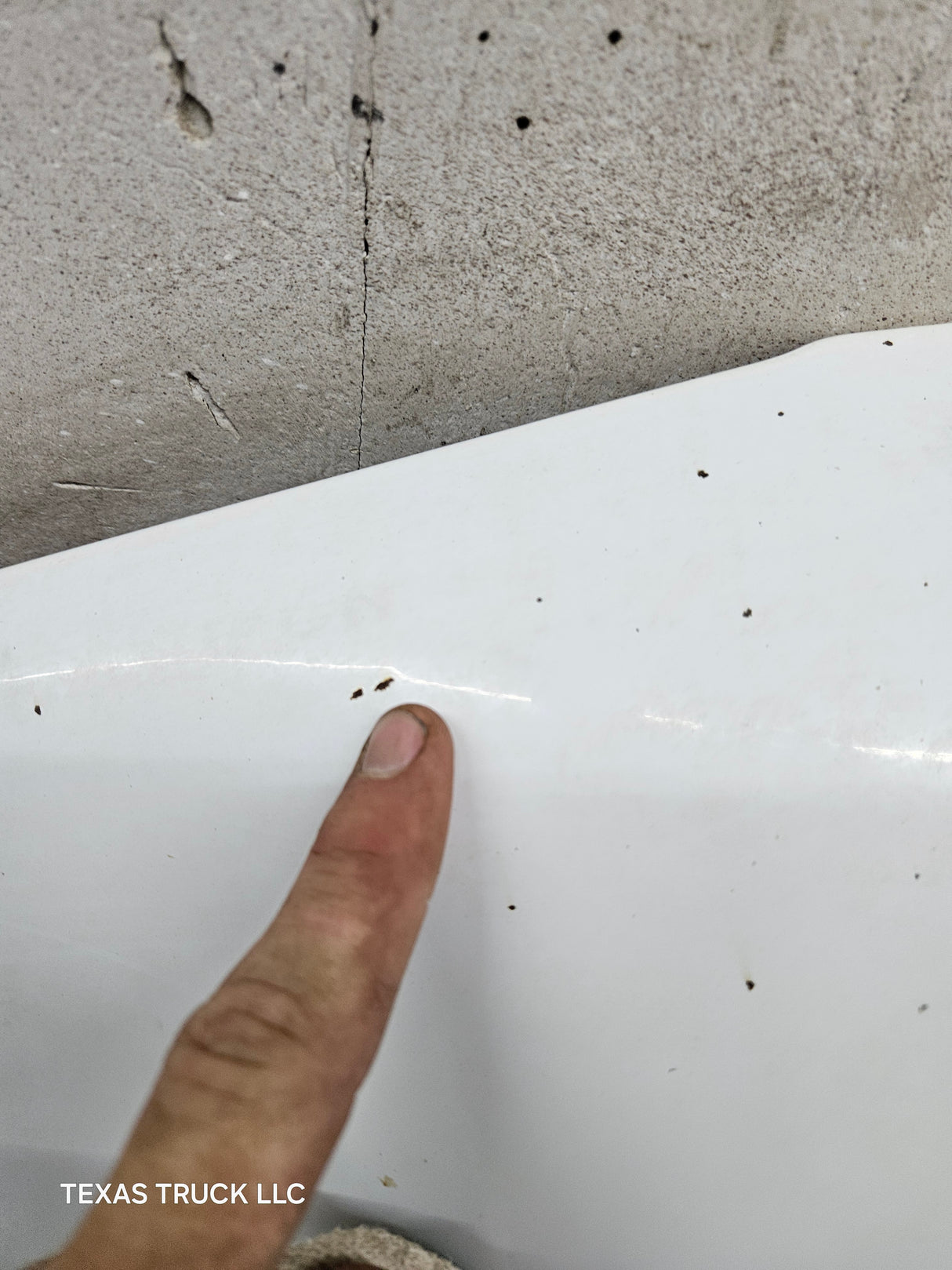 2003-2006 Chevrolet Silverado 1500 2500 'Cateye' Hood OEM - Summit White