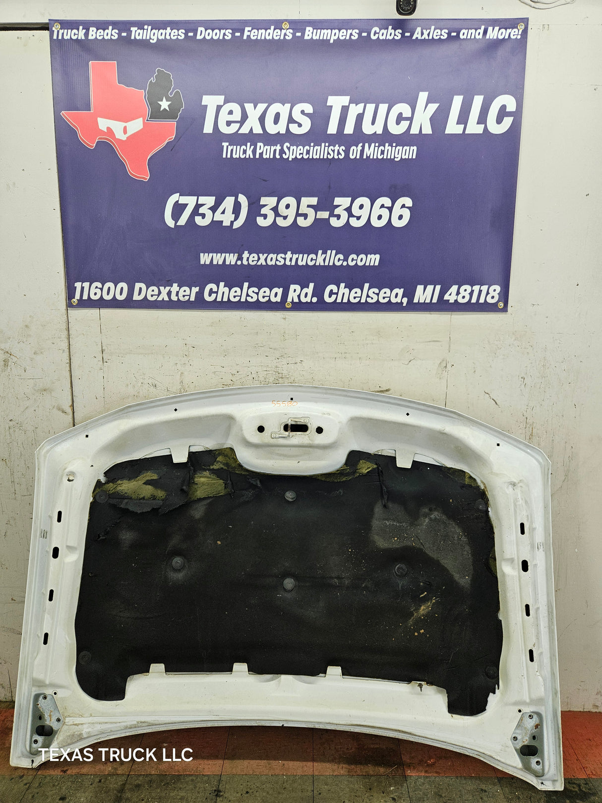 2003-2006 Chevrolet Silverado 1500 2500 'Cateye' Hood OEM - Summit White