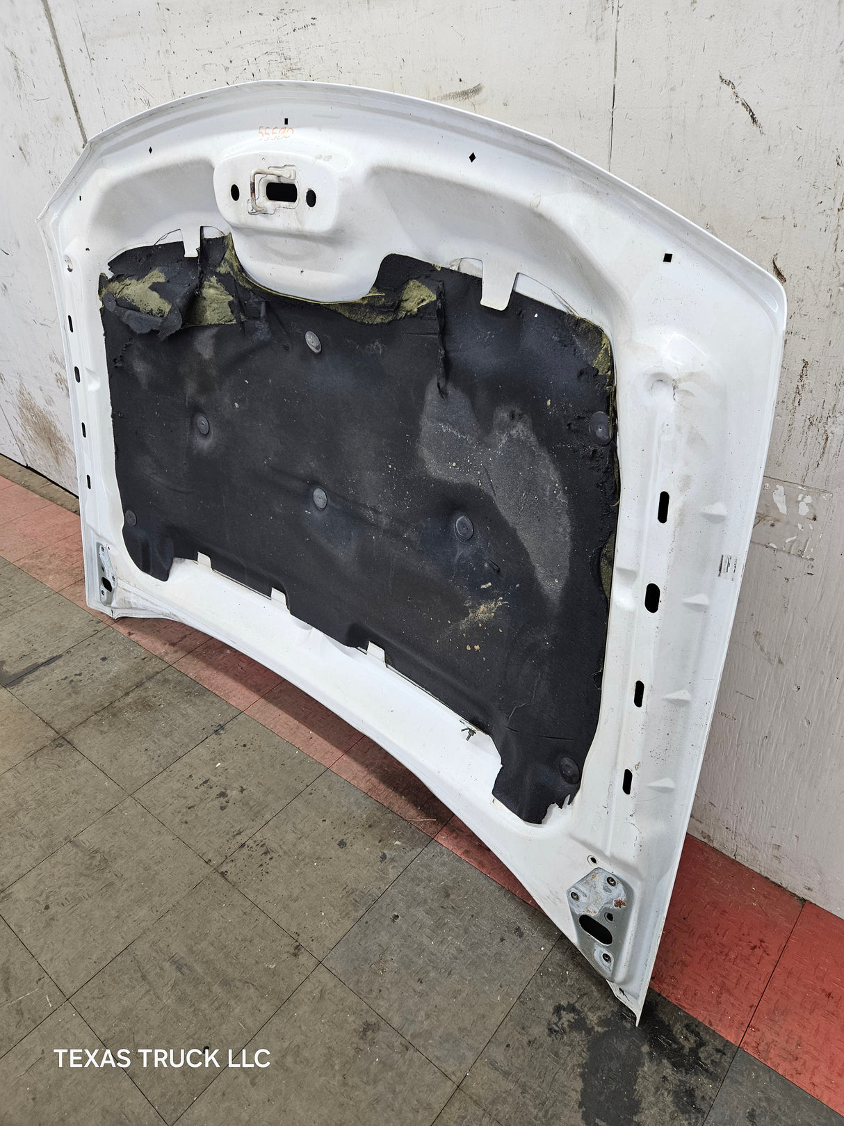 2003-2006 Chevrolet Silverado 1500 2500 'Cateye' Hood OEM - Summit White