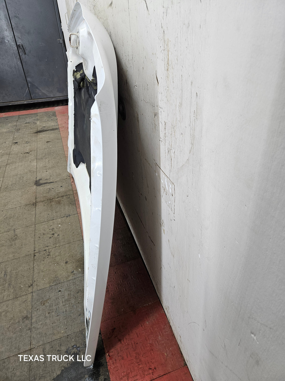 2003-2006 Chevrolet Silverado 1500 2500 'Cateye' Hood OEM - Summit White