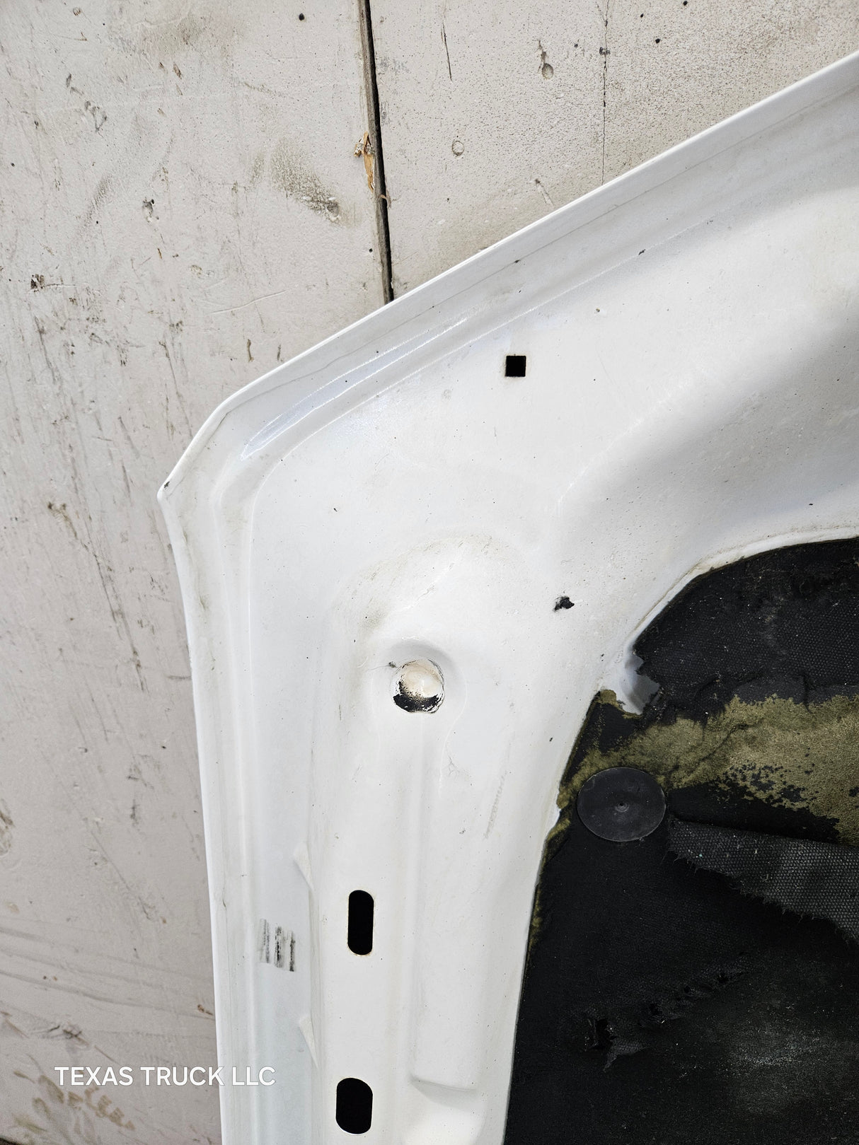 2003-2006 Chevrolet Silverado 1500 2500 'Cateye' Hood OEM - Summit White