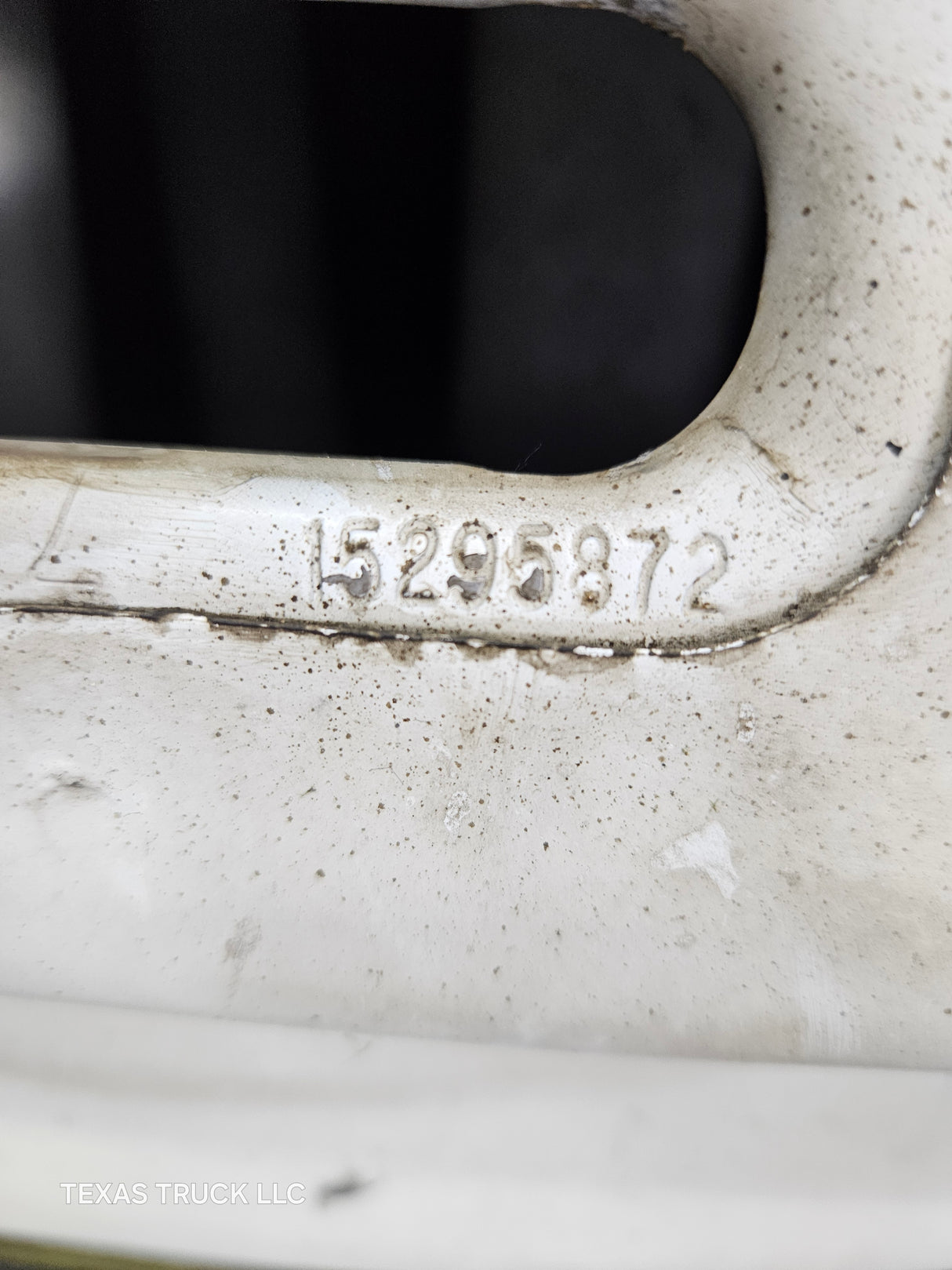 2003-2006 Chevrolet Silverado 1500 2500 'Cateye' Hood OEM - Summit White